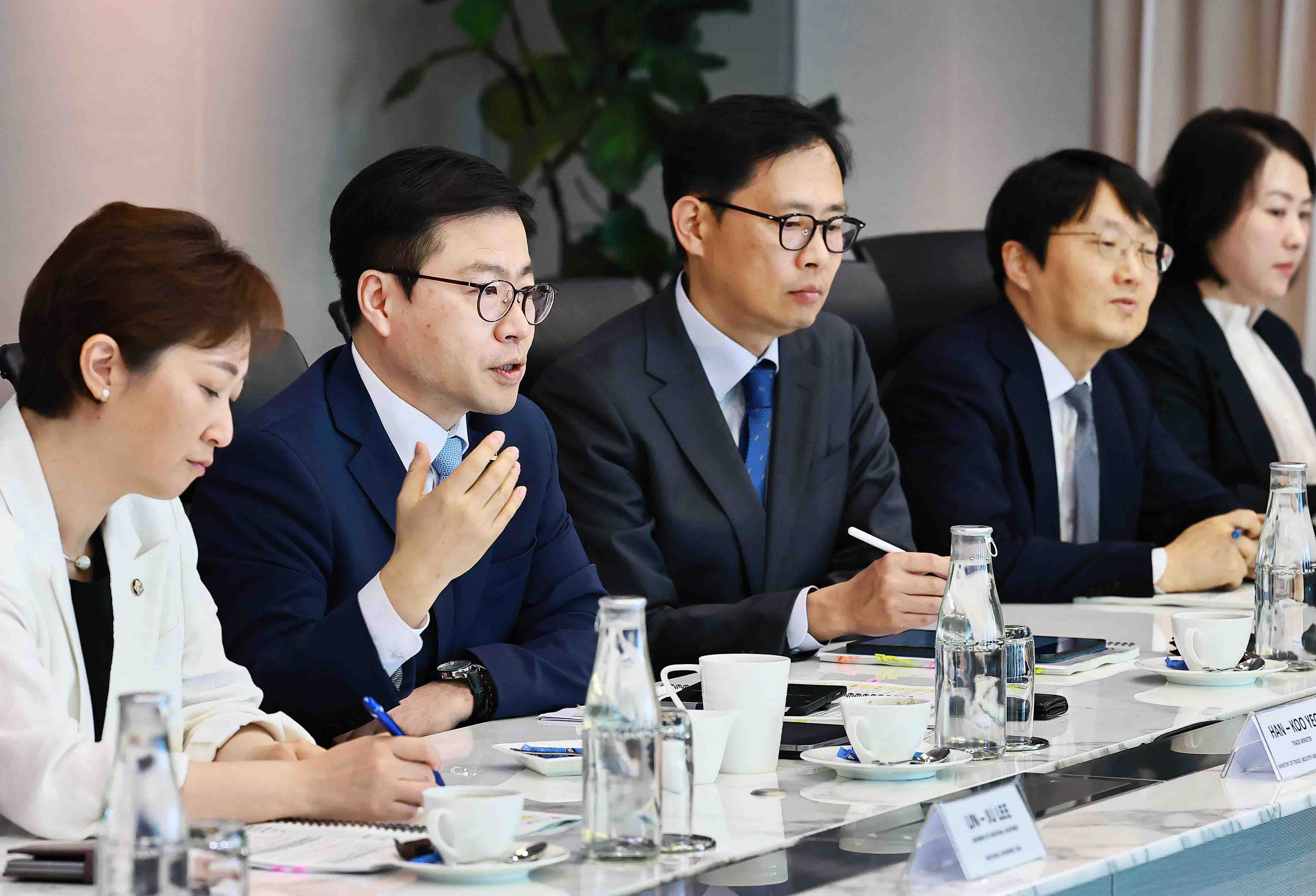 싱가포르 트라피구라社 방문 2