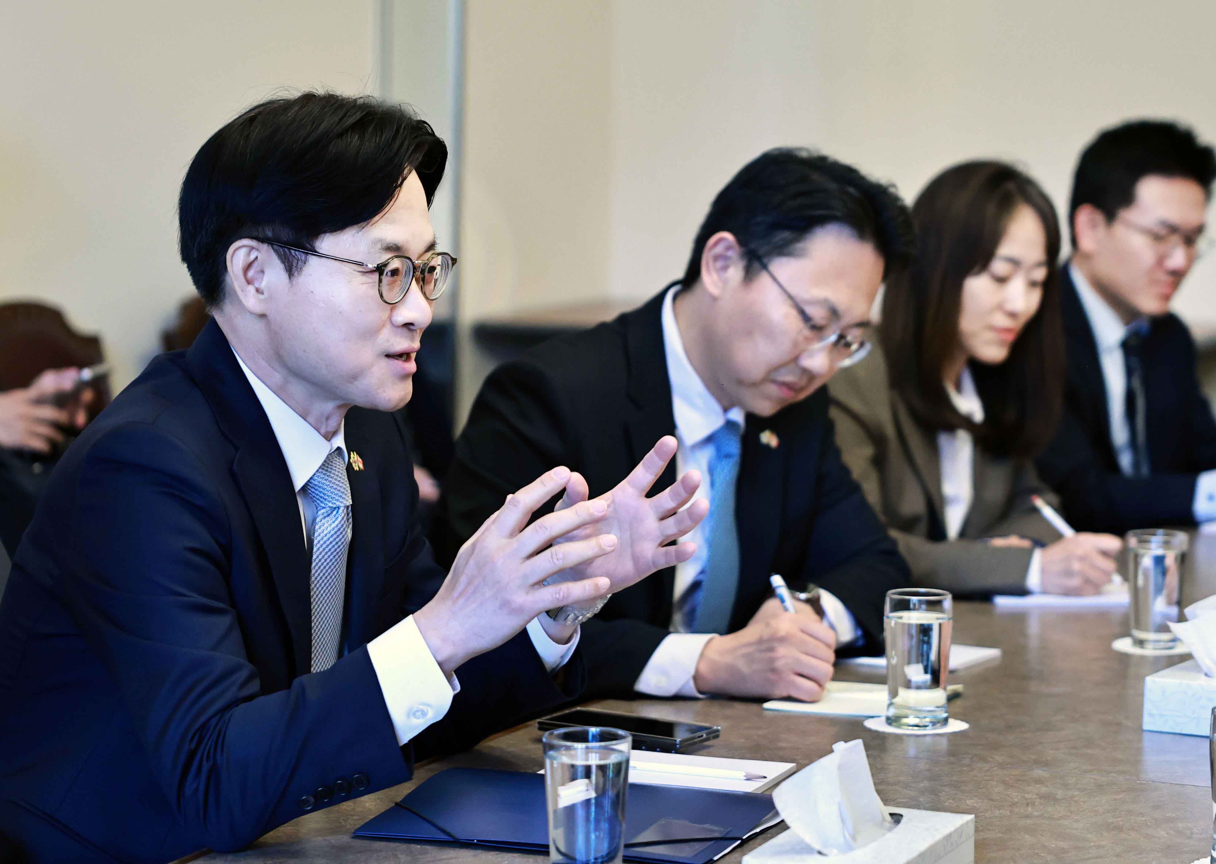 하산 유세프 캐나다 상원의원 면담 4