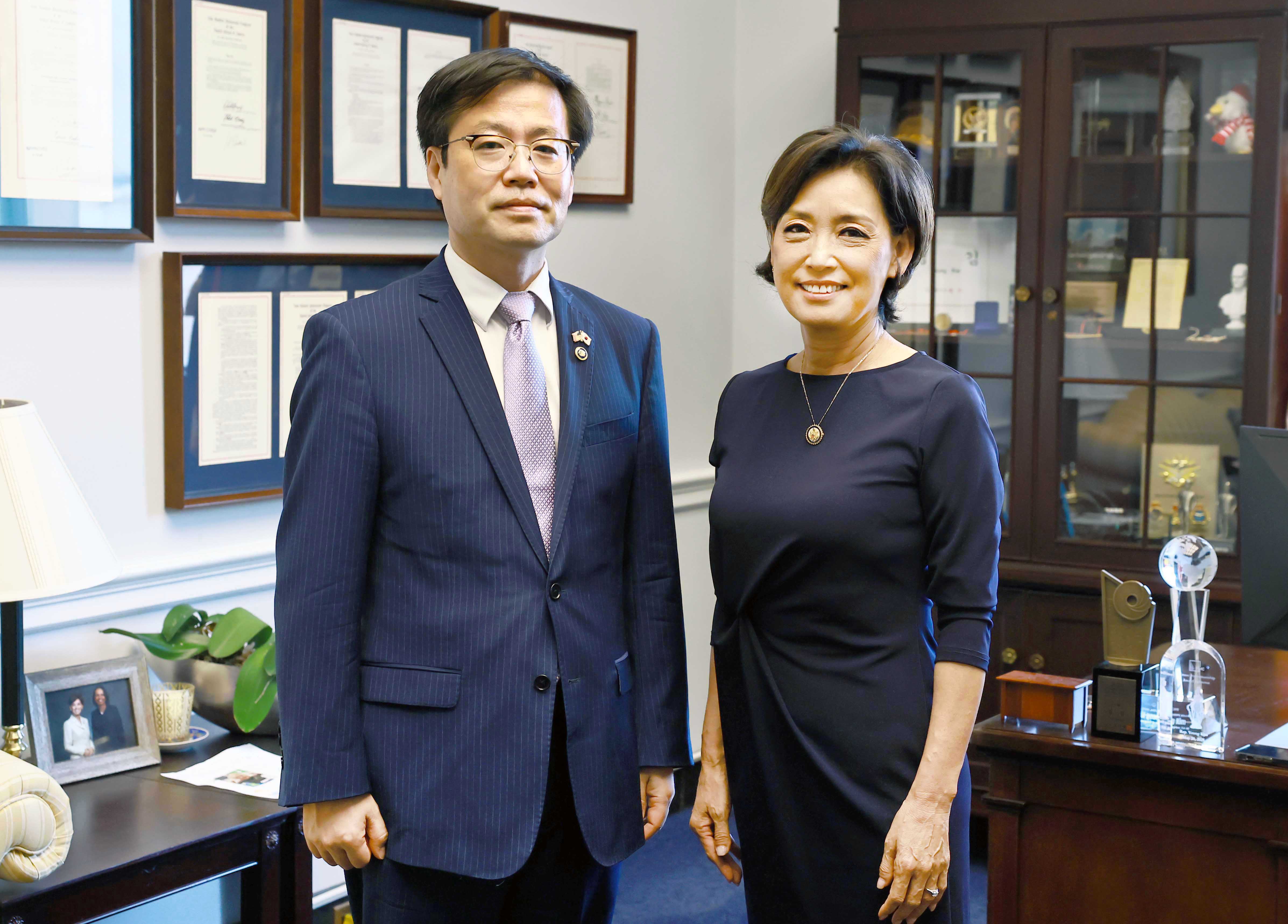 영 킴 미국 하원의원 면담 1