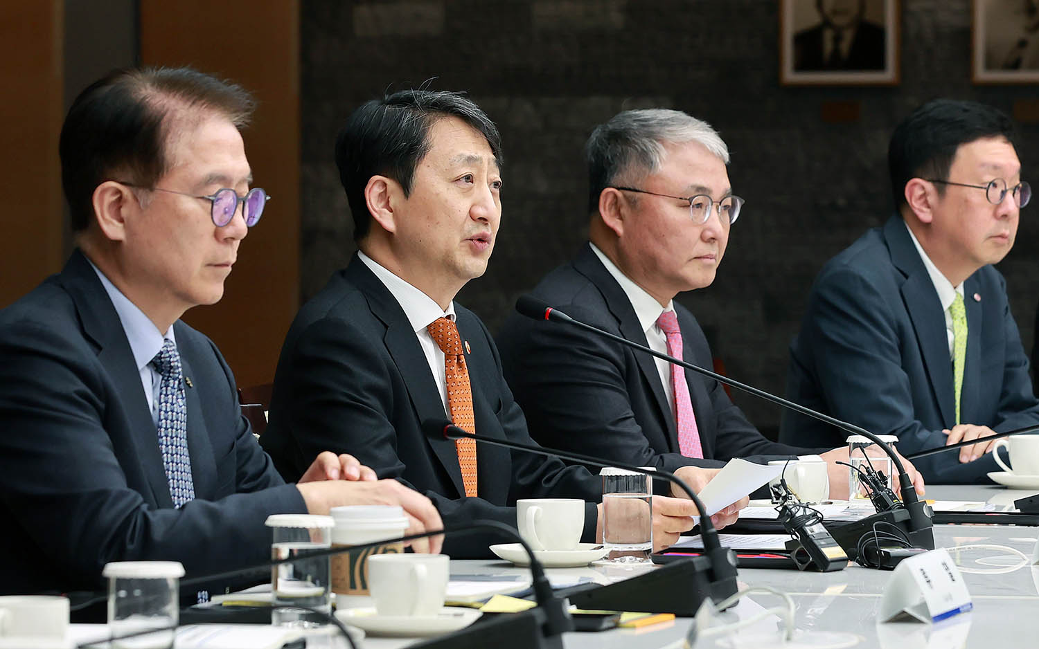 제1차 산업투자전략회의 개최 2