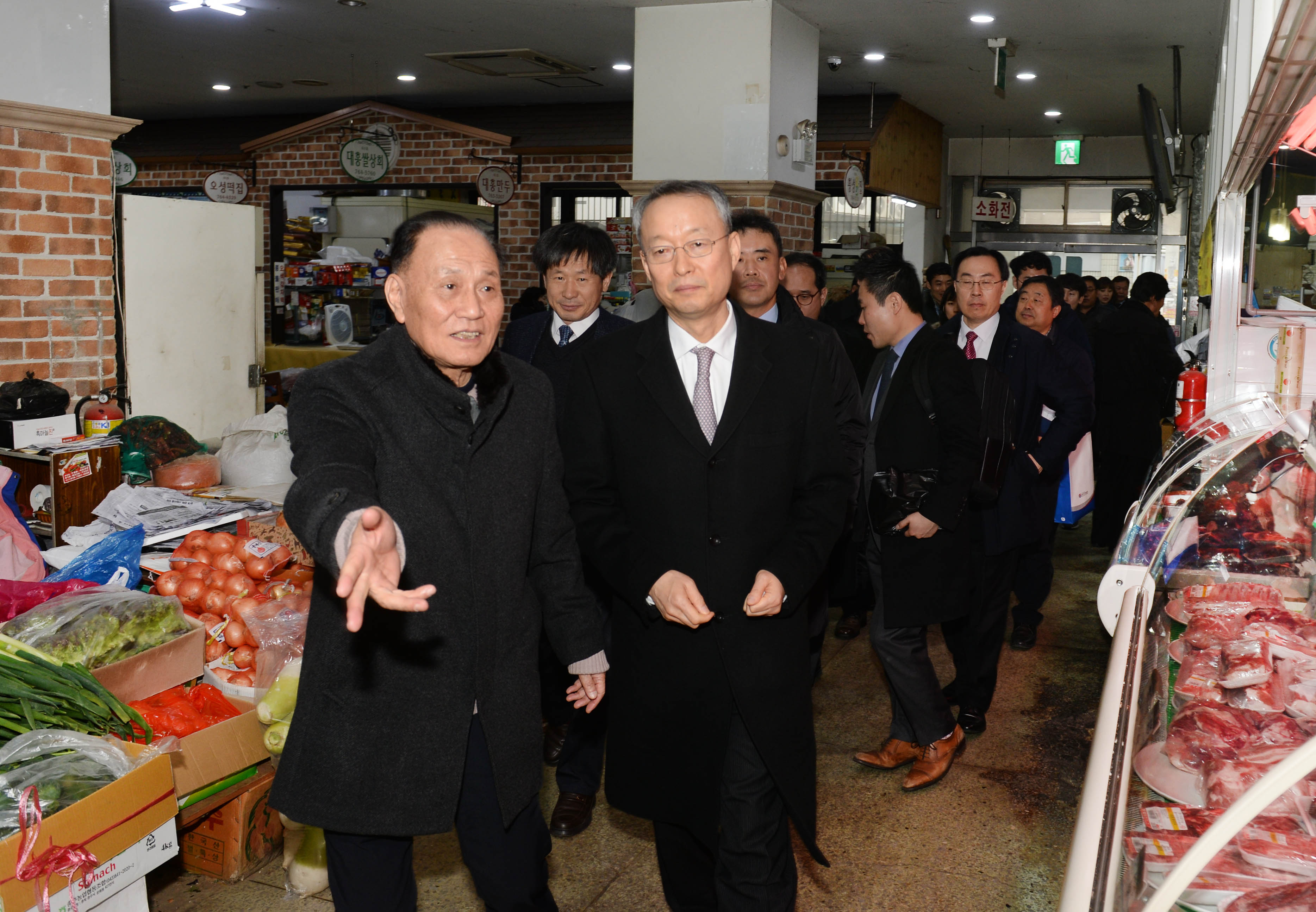 설 명절을 맞아 원주지역 전통시장인 남부시장 방문 3