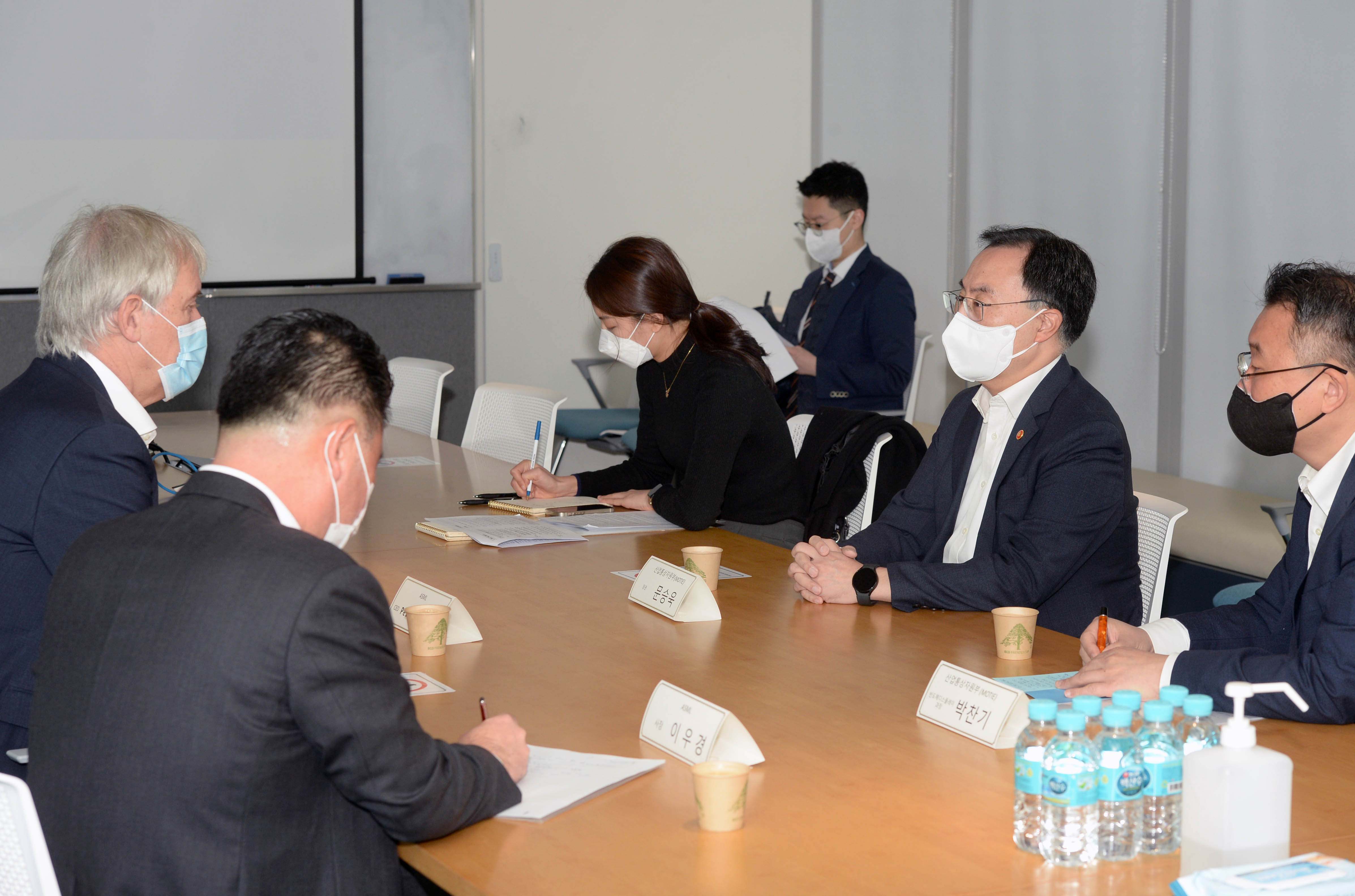 첨단 글로벌 장비기업인 ASML CEO 면담 3