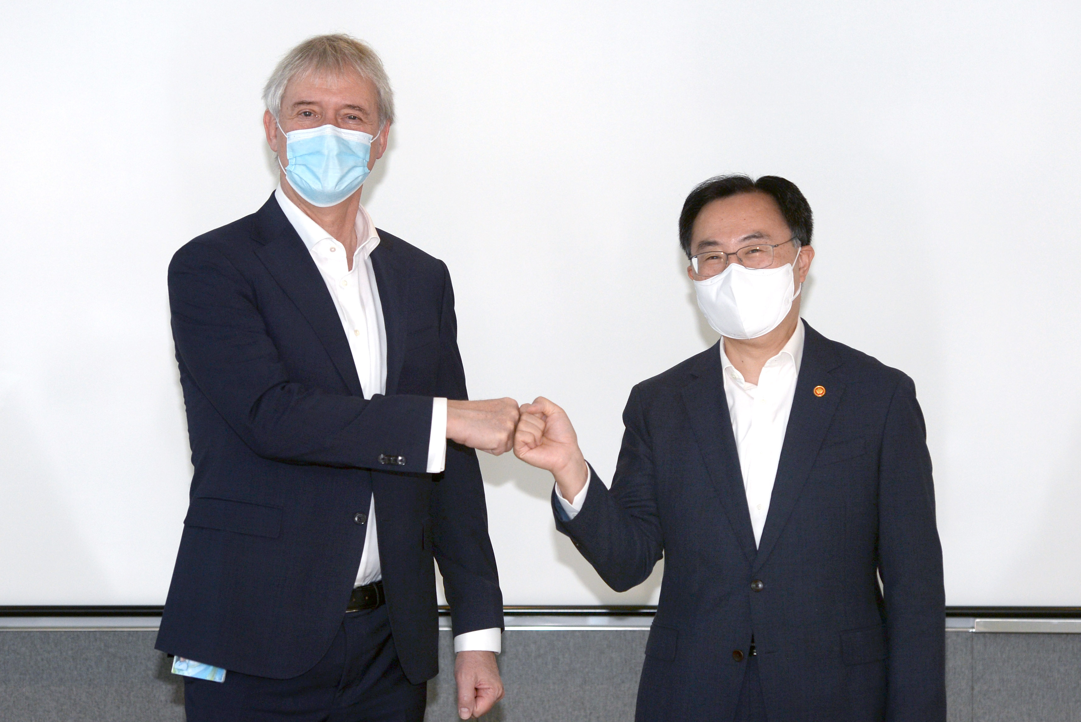 첨단 글로벌 장비기업인 ASML CEO 면담 2