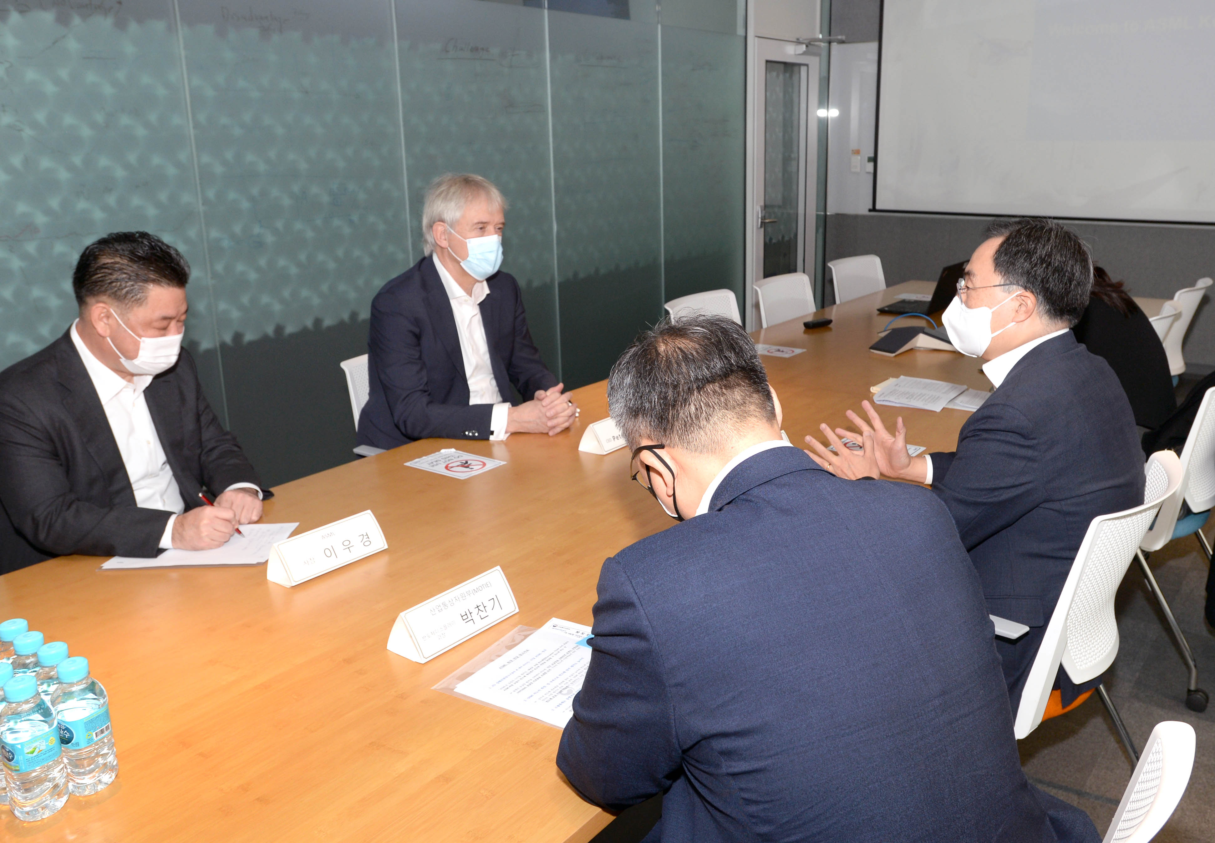 첨단 글로벌 장비기업인 ASML CEO 면담 5