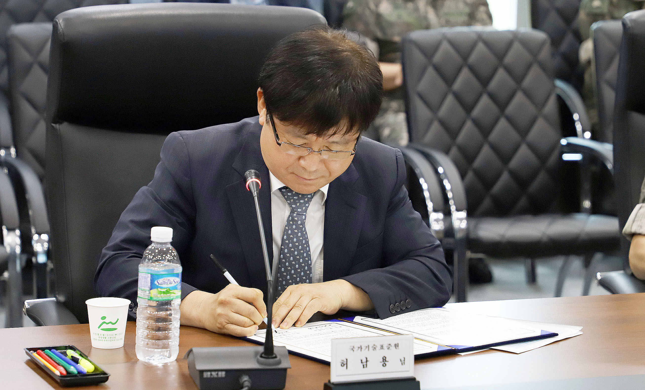  3차원 인체정보 빅데이터 기반 육군 군수체계   개선 협력을 위한 양해각서 체결식 4