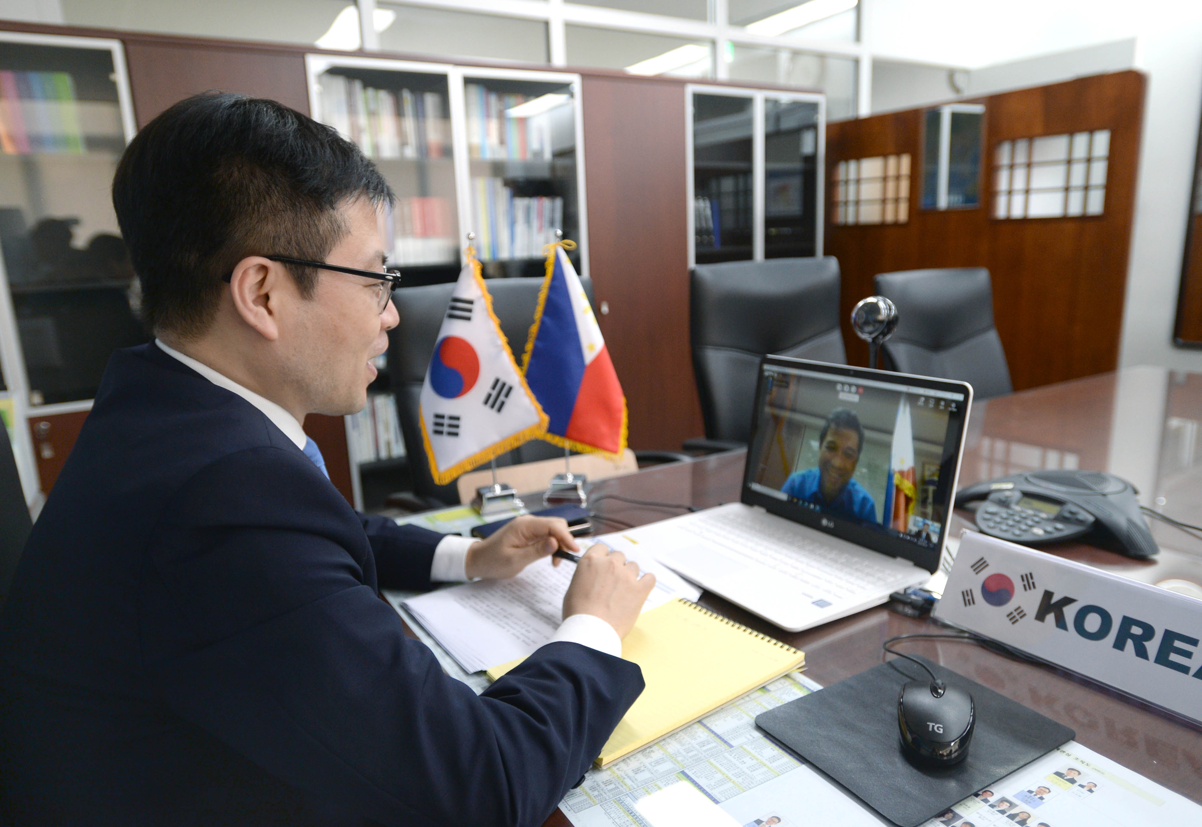 한-필리핀 자유무역협정(FTA) 수석대표 화상회의 1