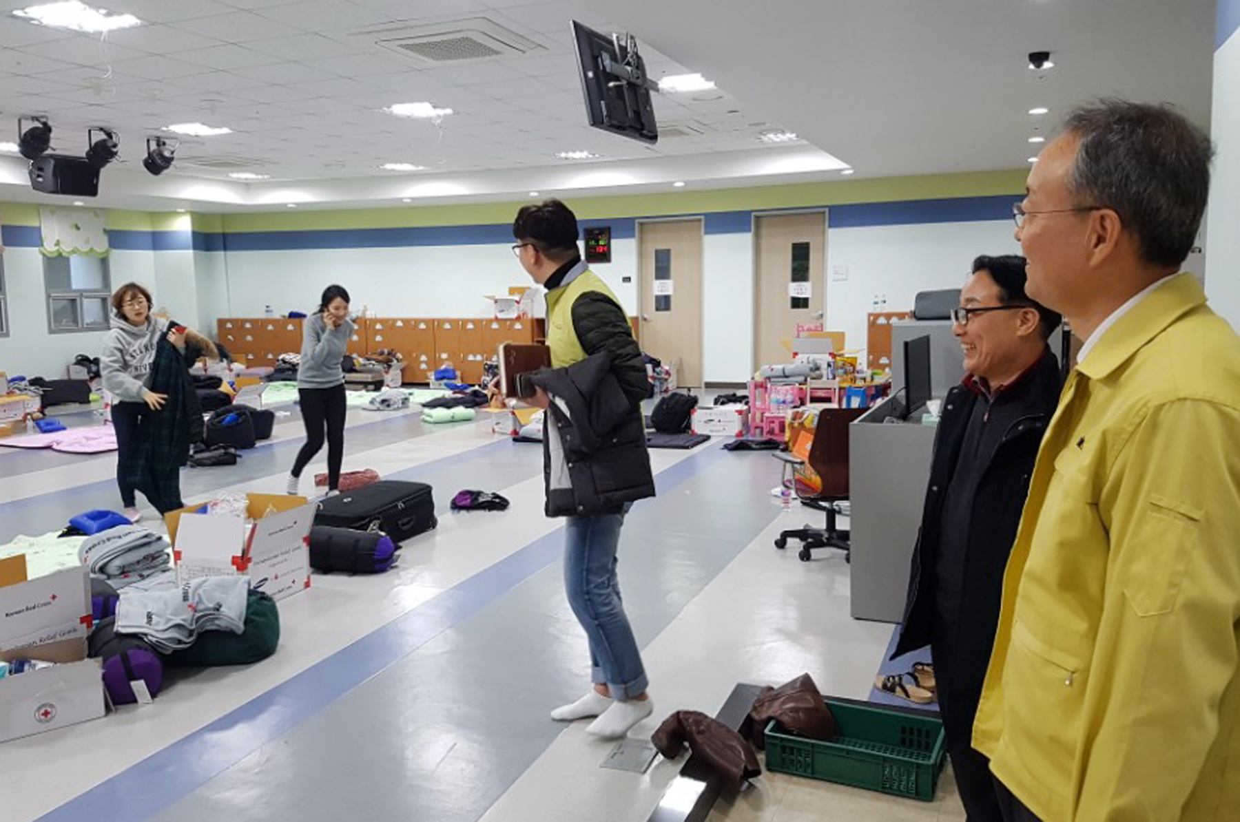 지진 발생 지역, 이재민 및 자원봉사자 격려 2
