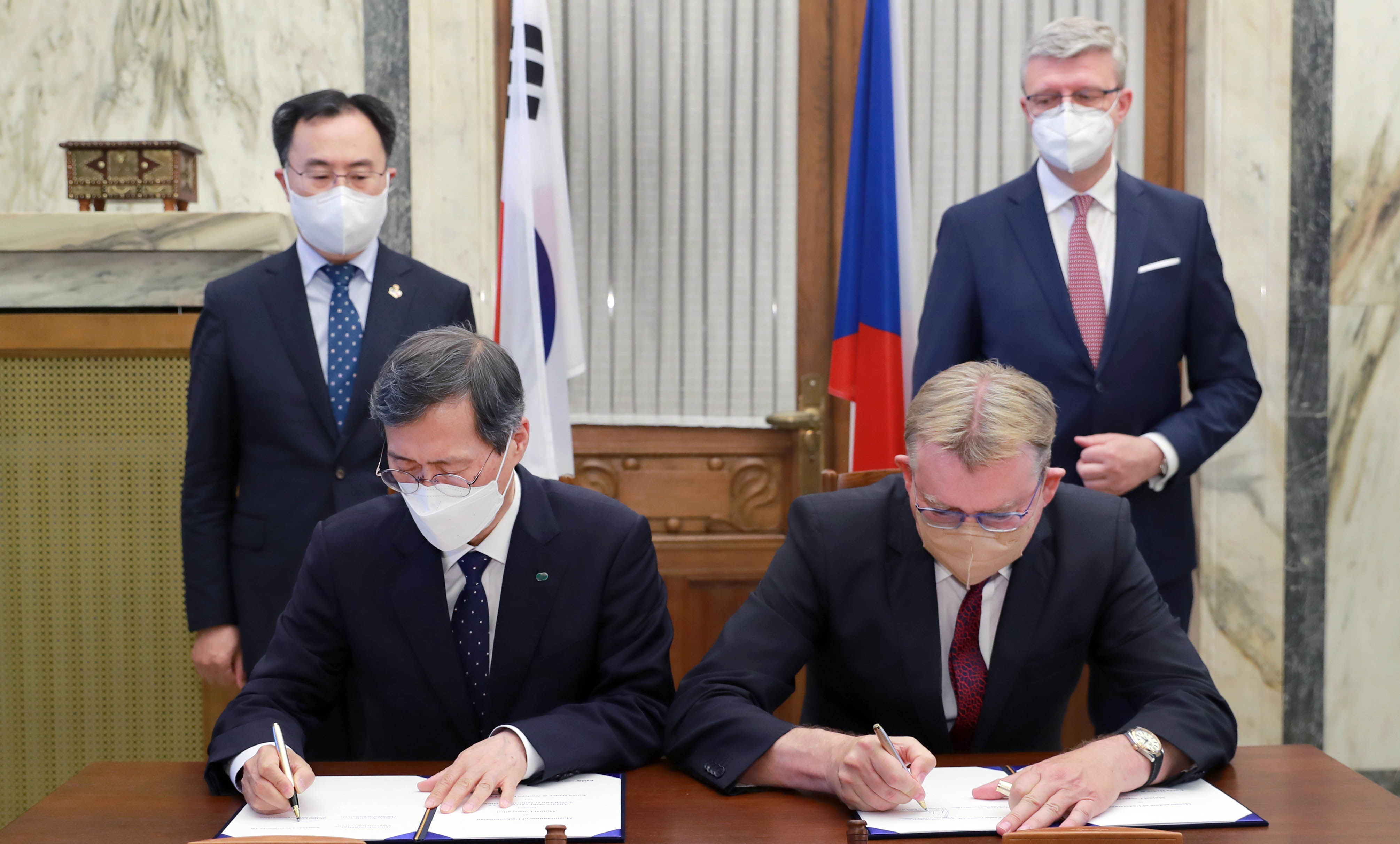 한-체코 원전 및 첨단산업분야 협력 강화를 위한 MOU 체결식 2