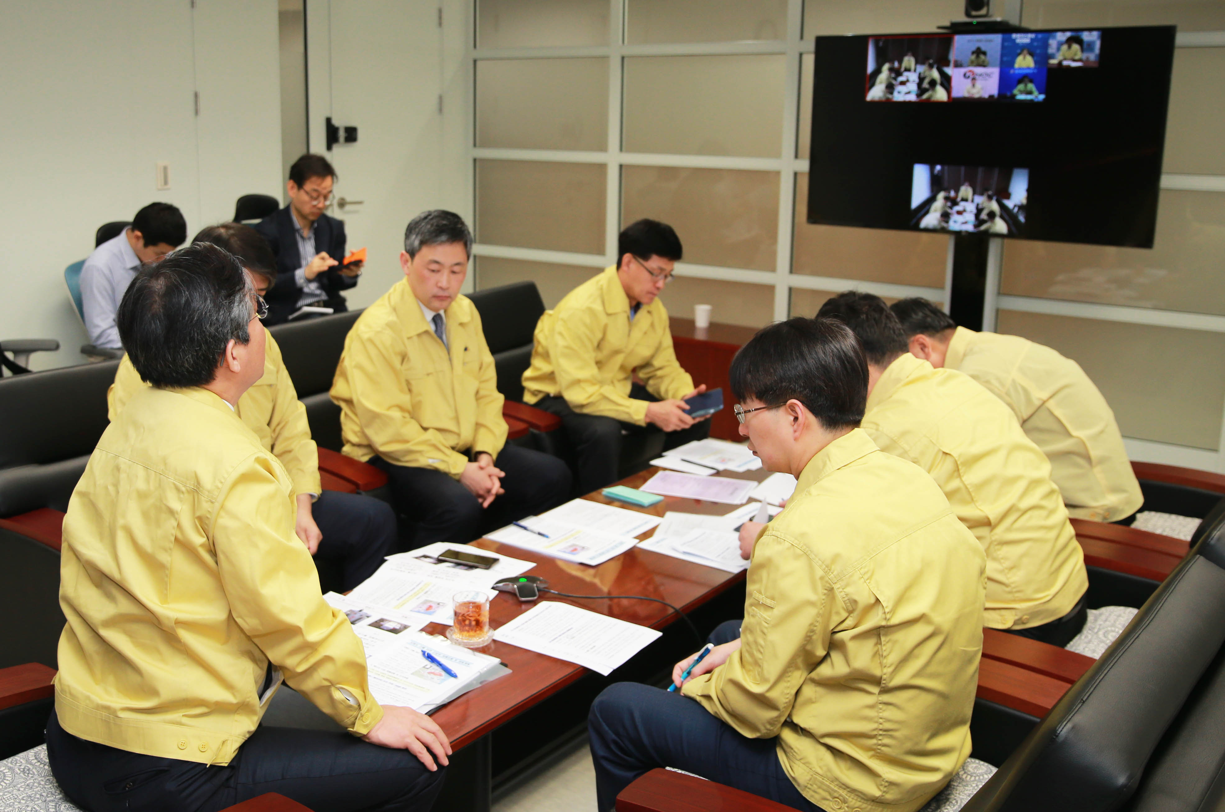 강원도 산불관련 산업부·유관기관 긴급대책 회의 5