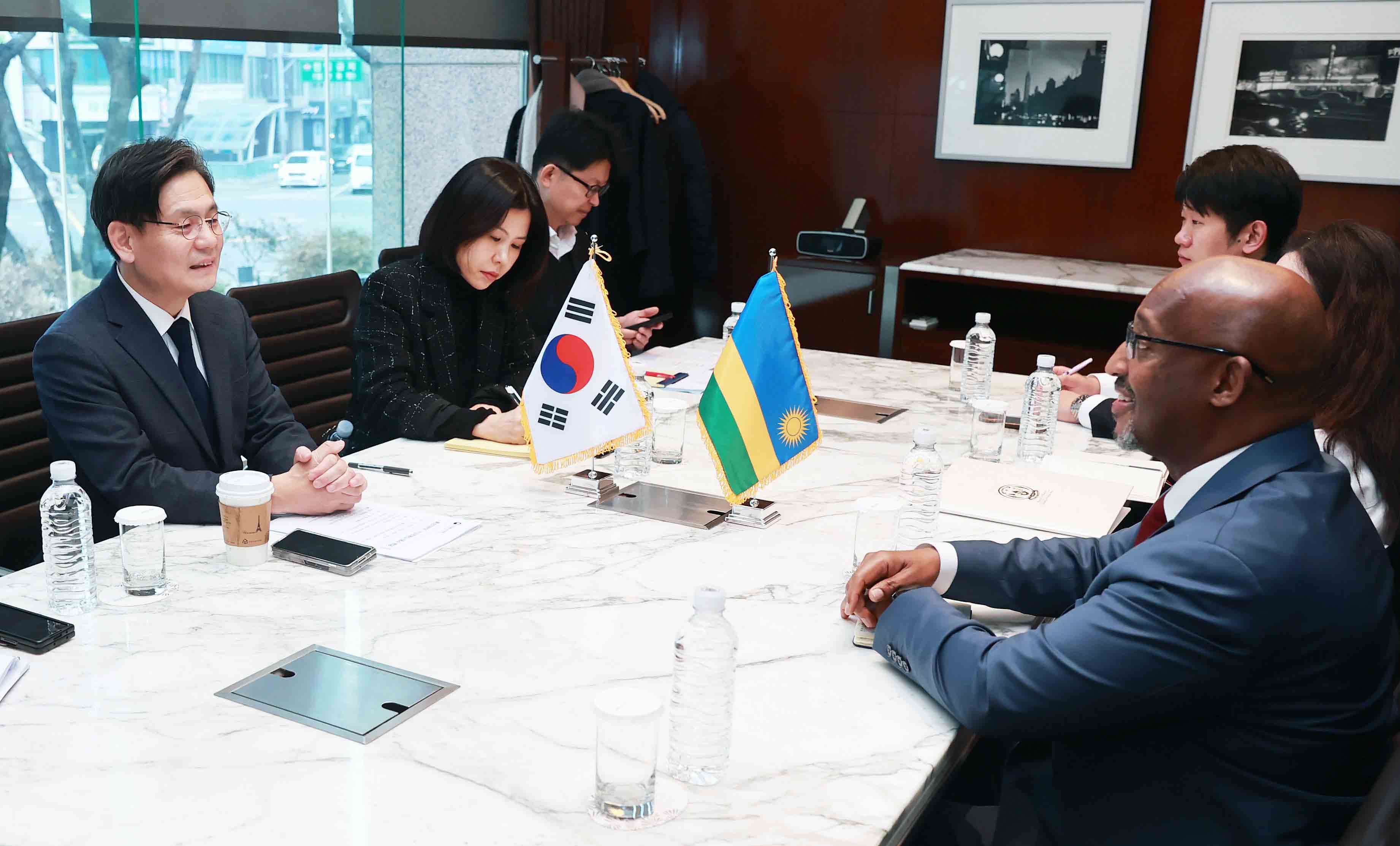 주한 르완다 대사 면담 4