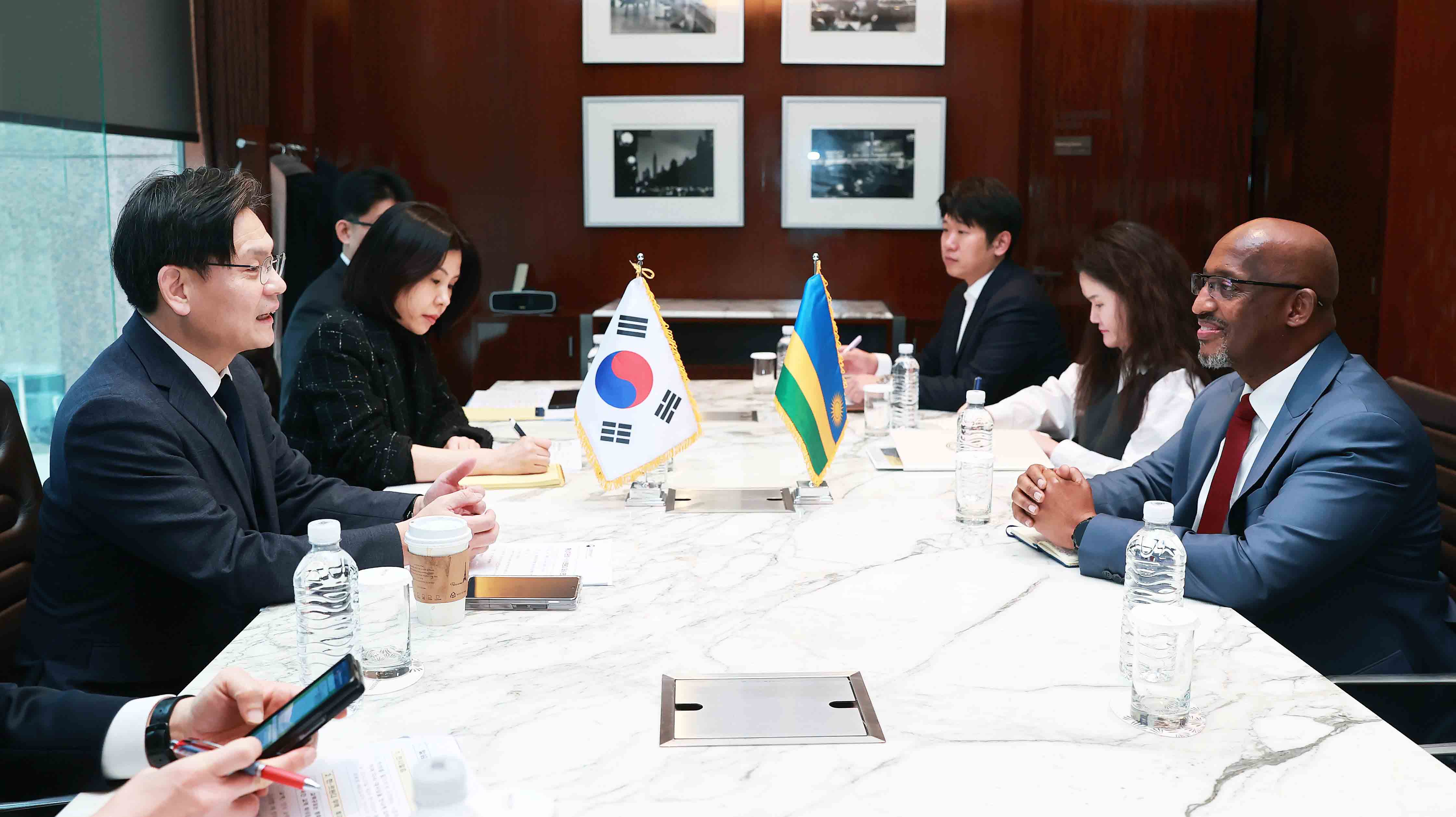 주한 르완다 대사 면담 2