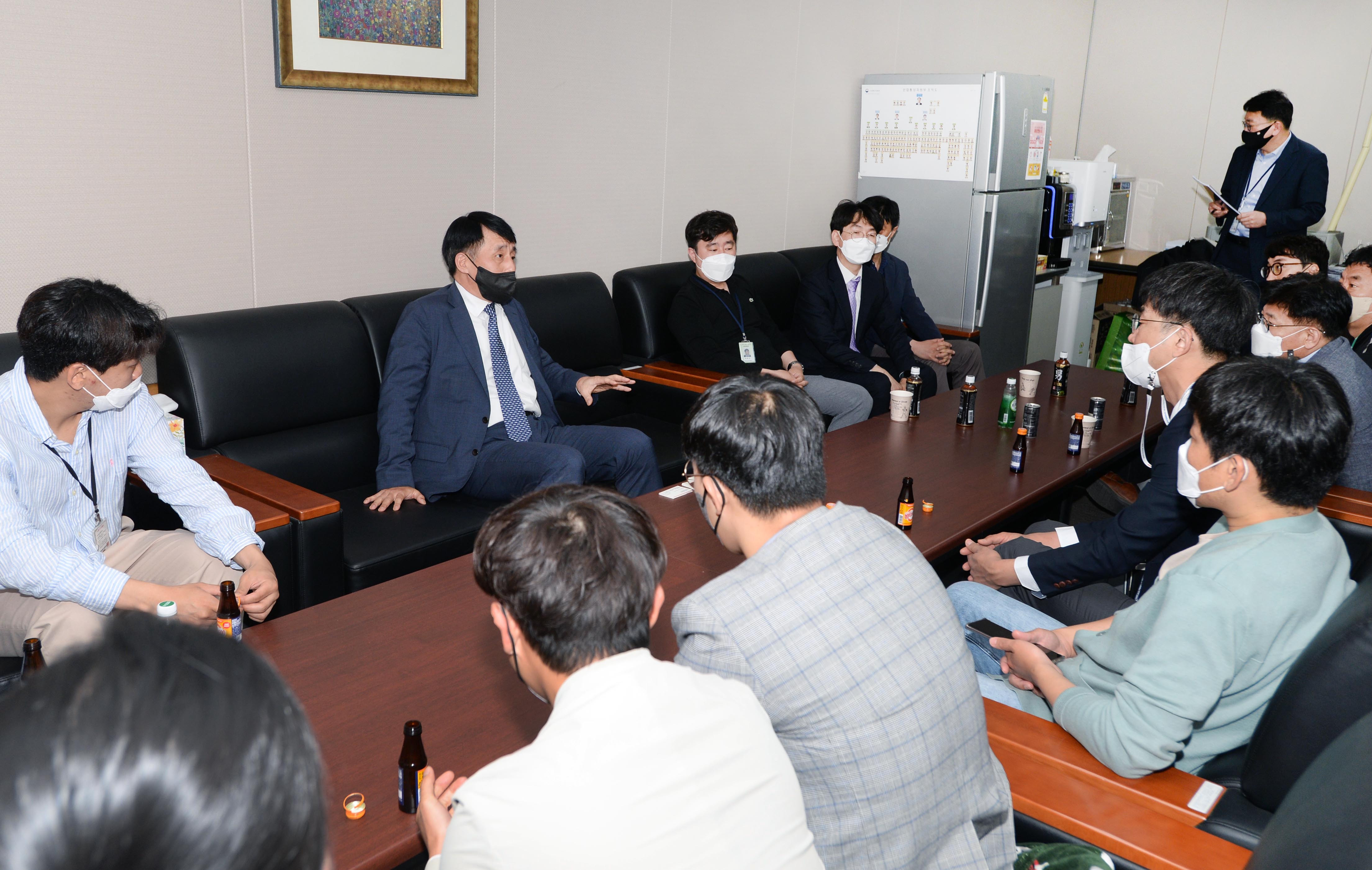 신임 산업통상자원부 1차관 기자실방문 5
