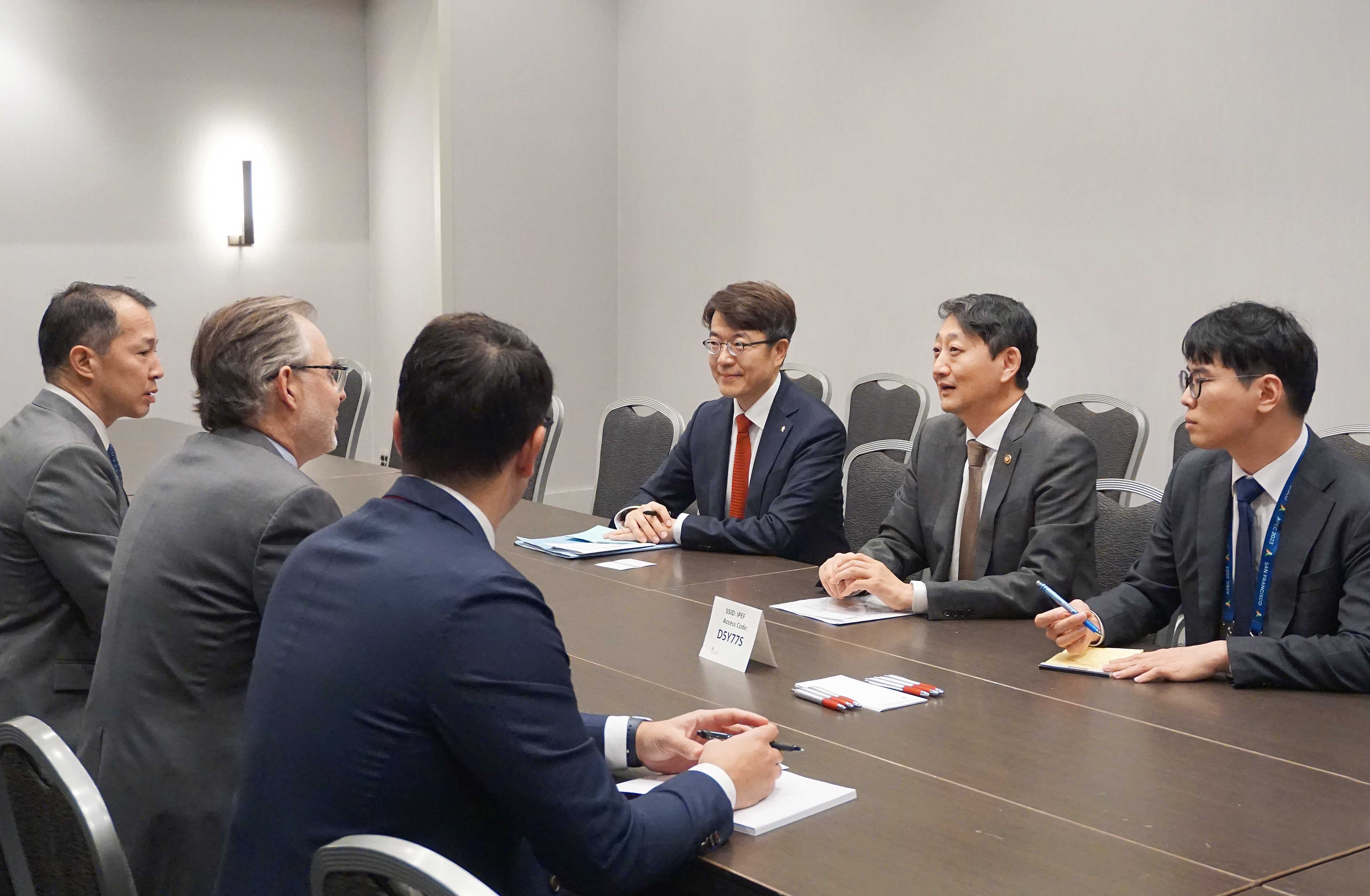 마이크로소프트 대외협력 총괄 부사장 면담 2
