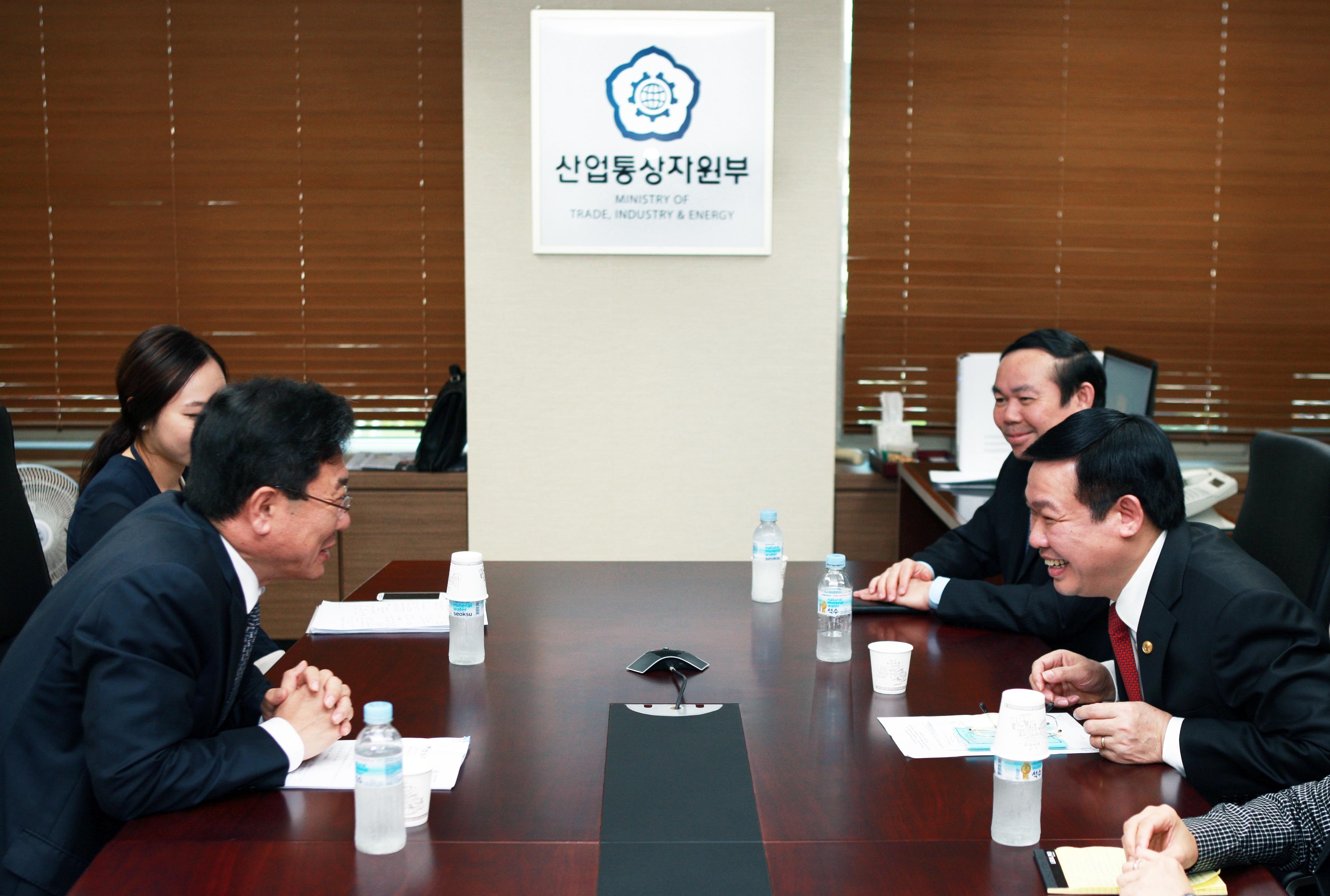 베트남 공산당 경제위원장 면담 1