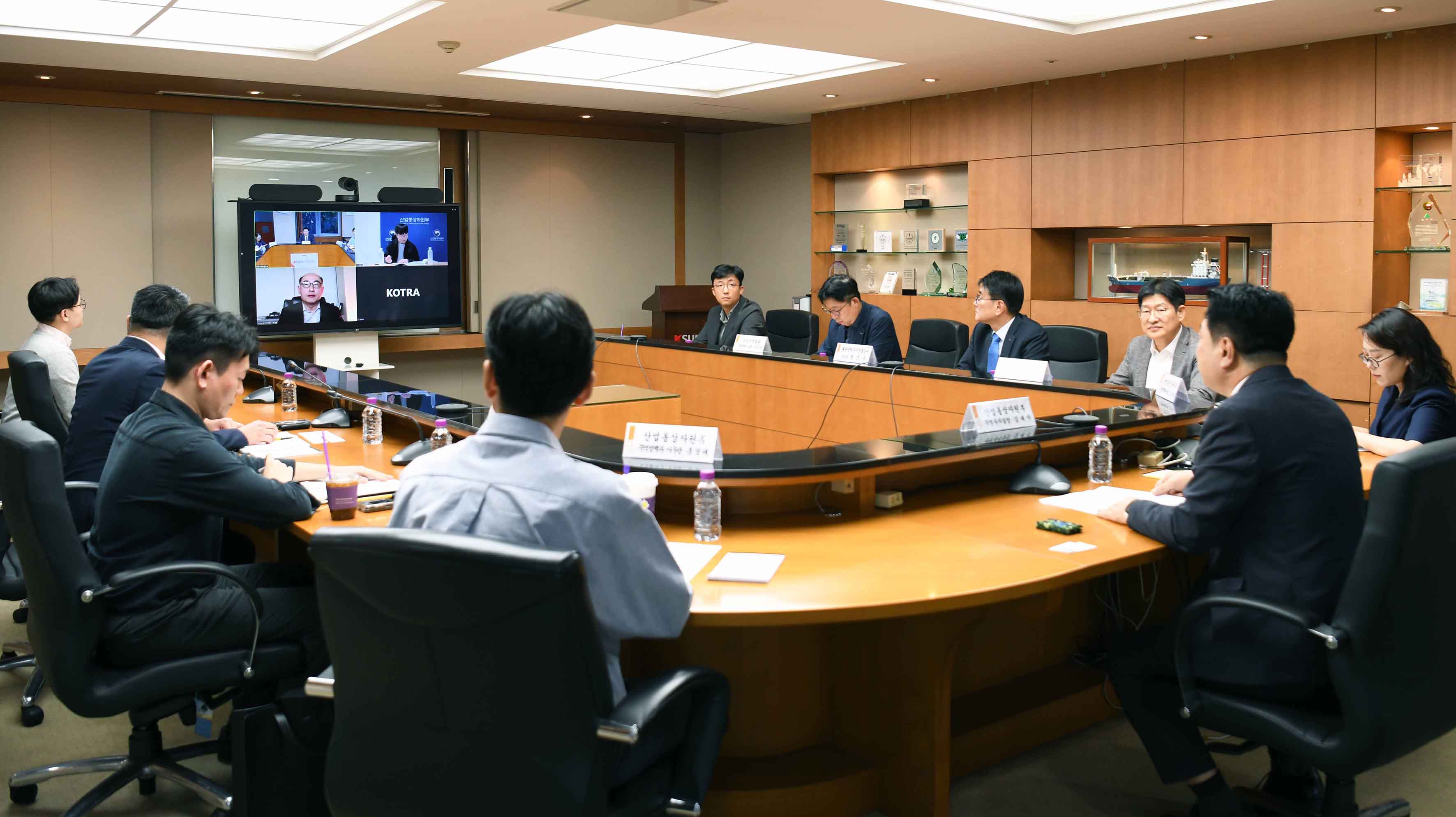 미국 동부 항만노조 파업 긴급 상황 점검회의 1