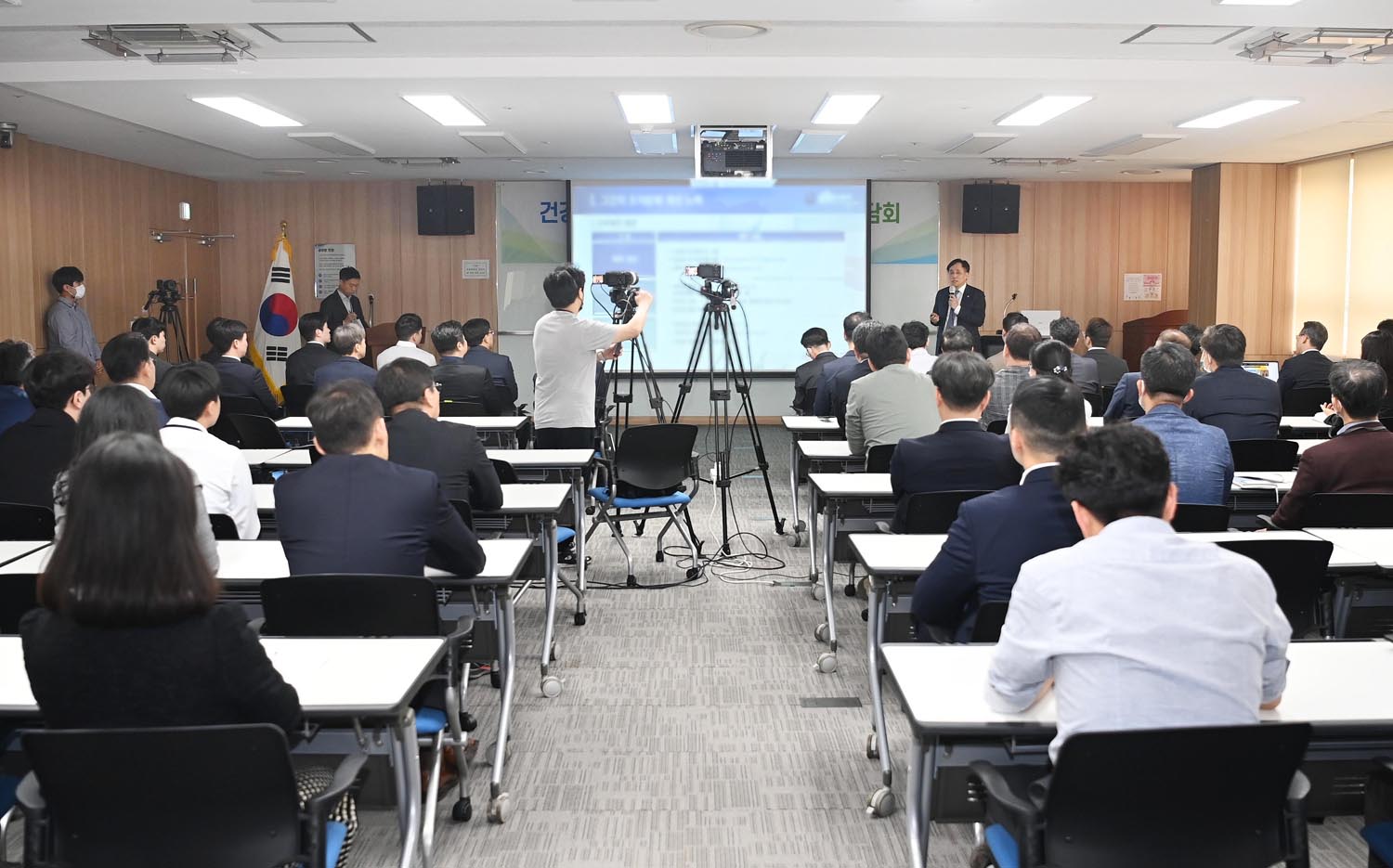 건강한 조직 문화 조성을 위한 직원 간담회 개최 3