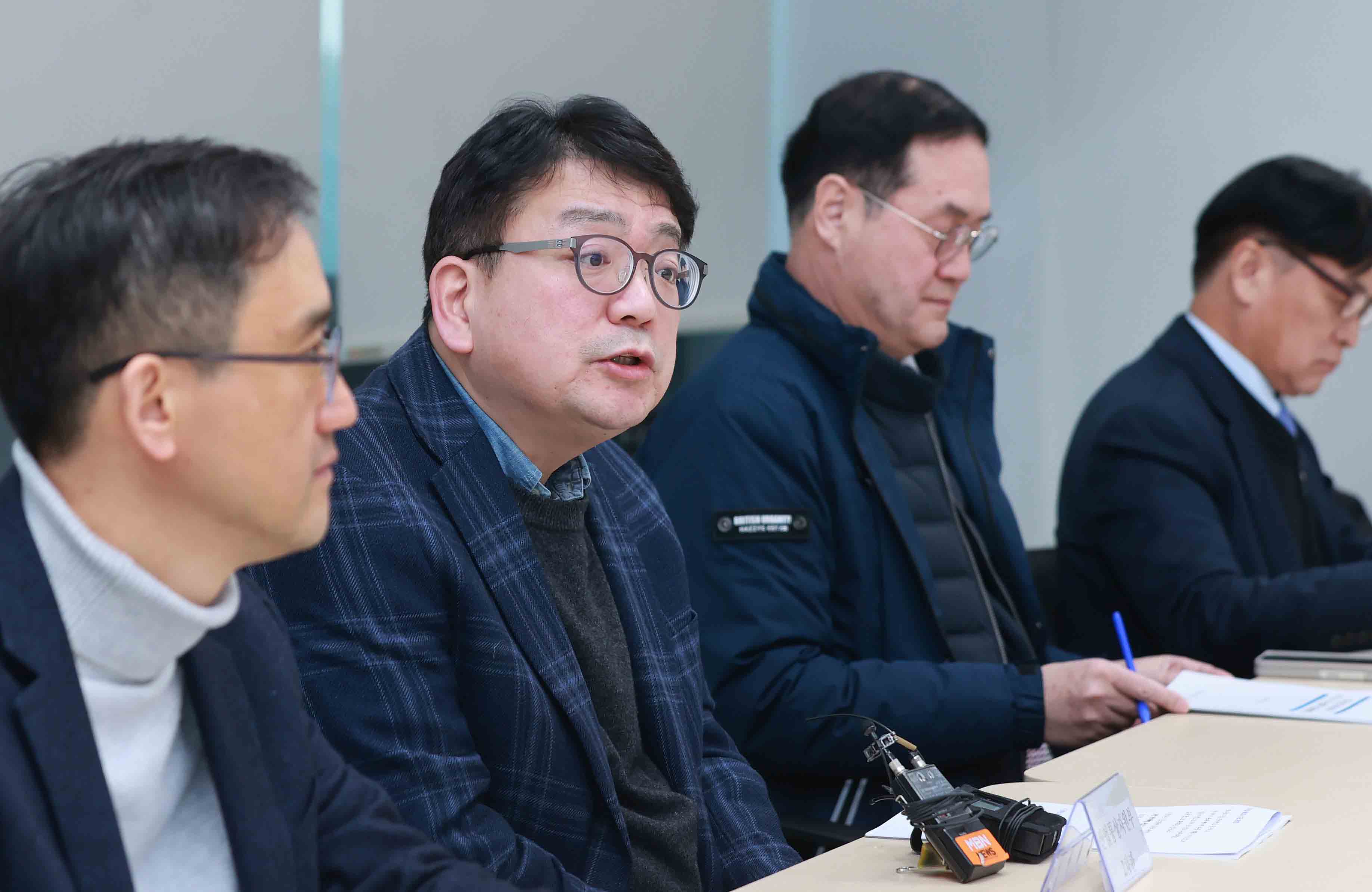 석유·가스 수급 상황 긴급 점검회의 4