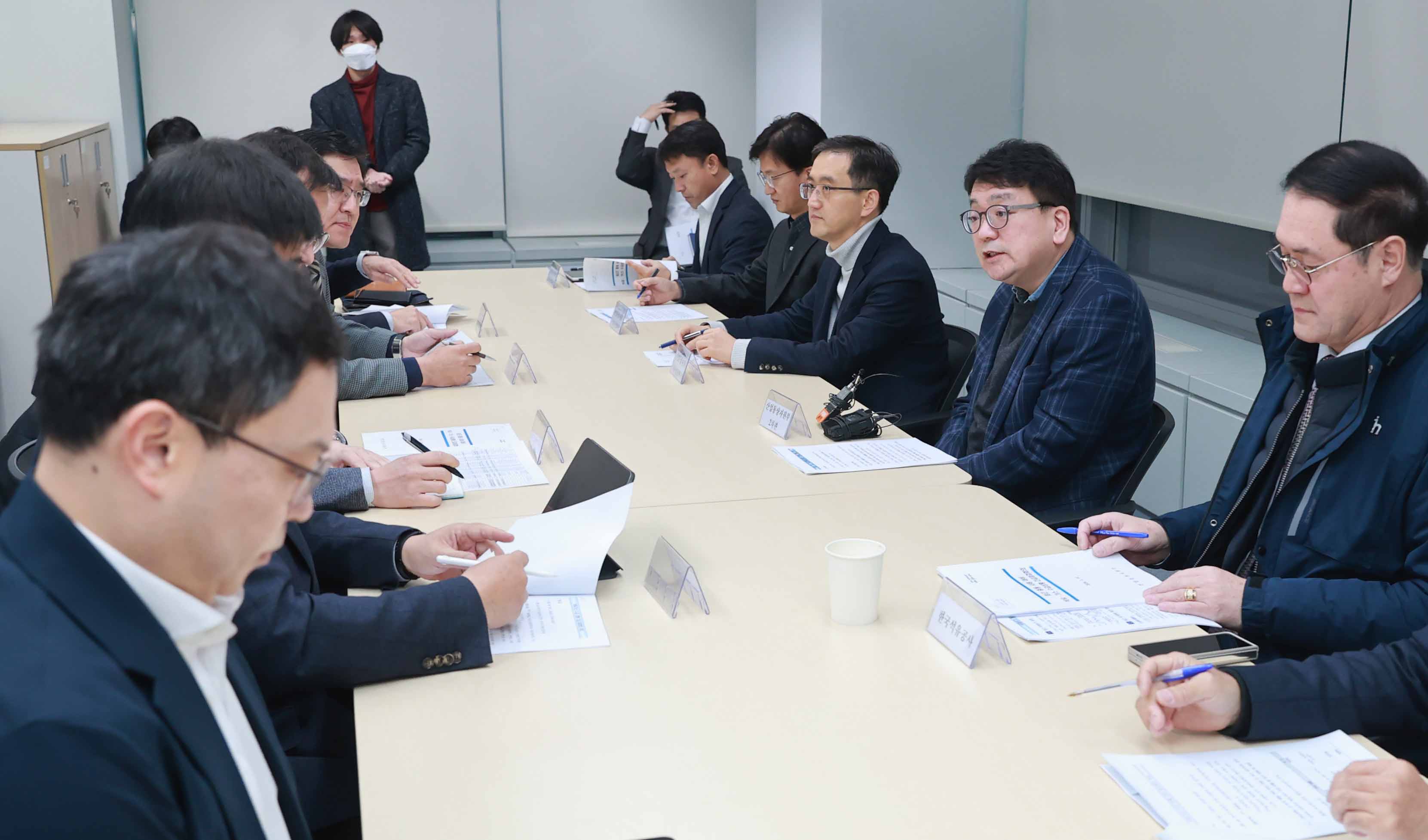 석유·가스 수급 상황 긴급 점검회의 5