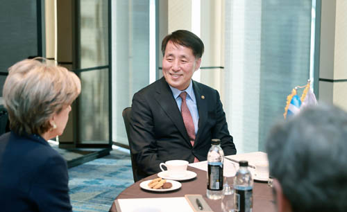 주한 그리스 대사 면담 1