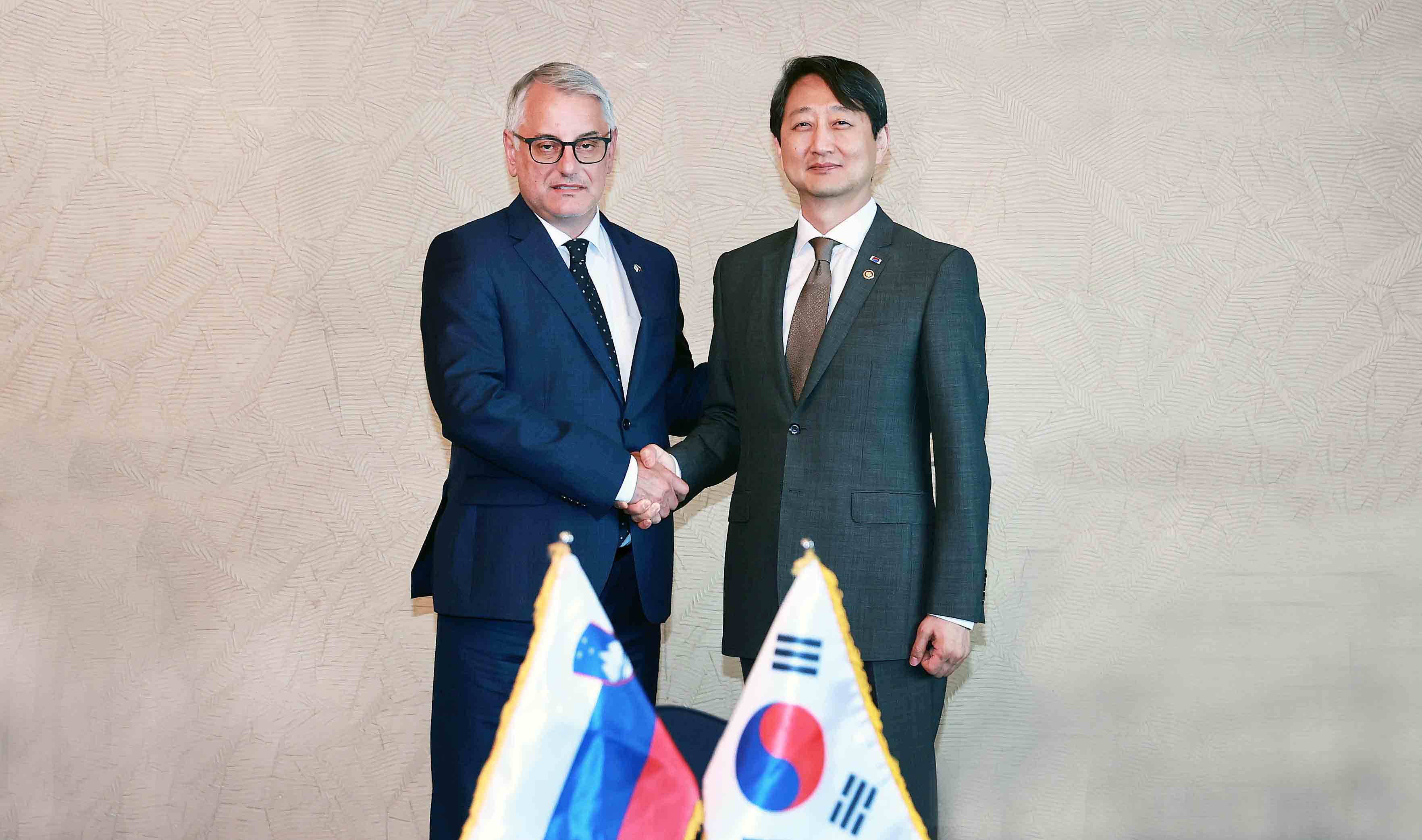 슬로베니아 경제관광체육부 장관 면담 1