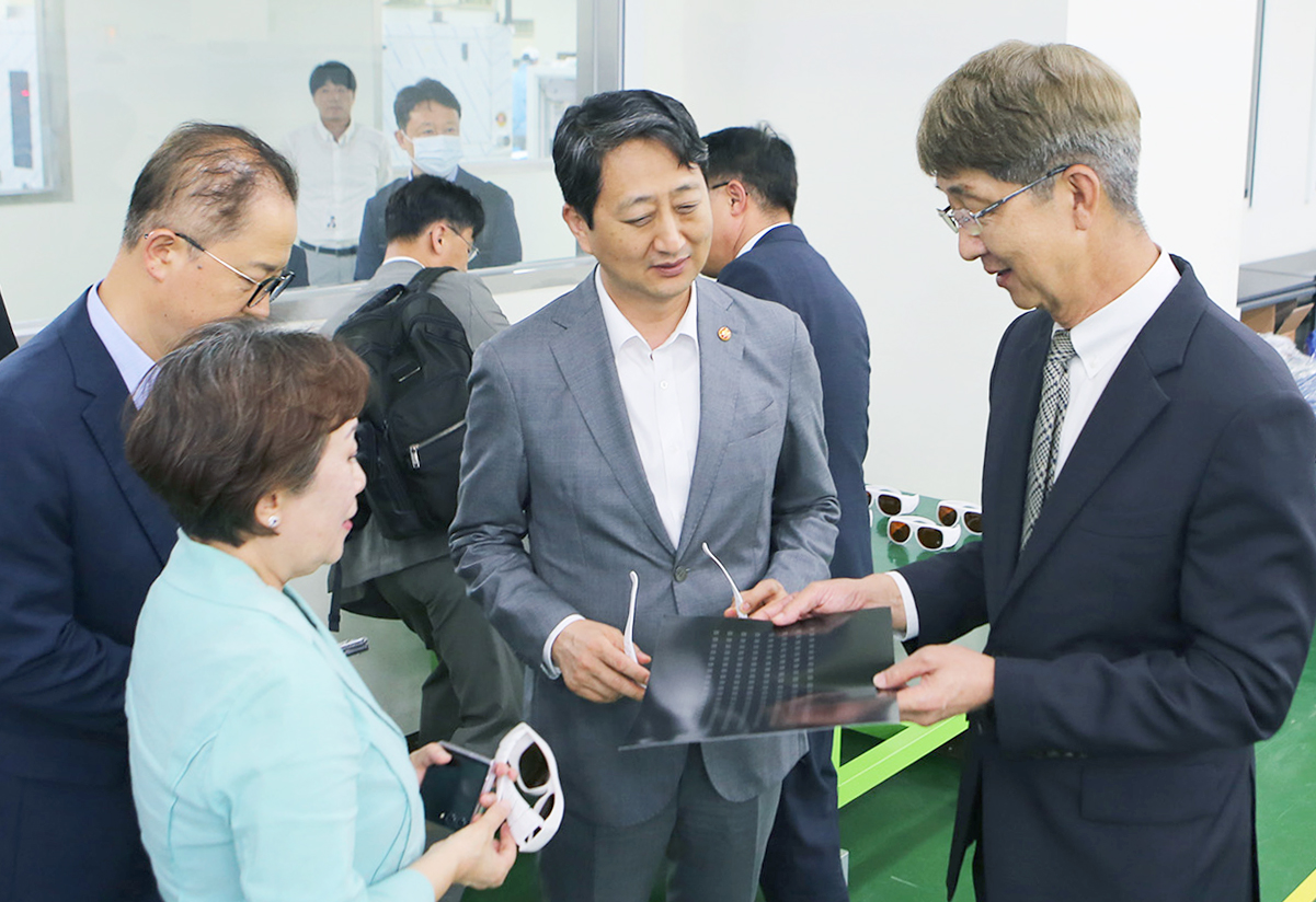 반도체 제조용 장비를 개발·생산하는 이오테크닉스 현장 방문 1