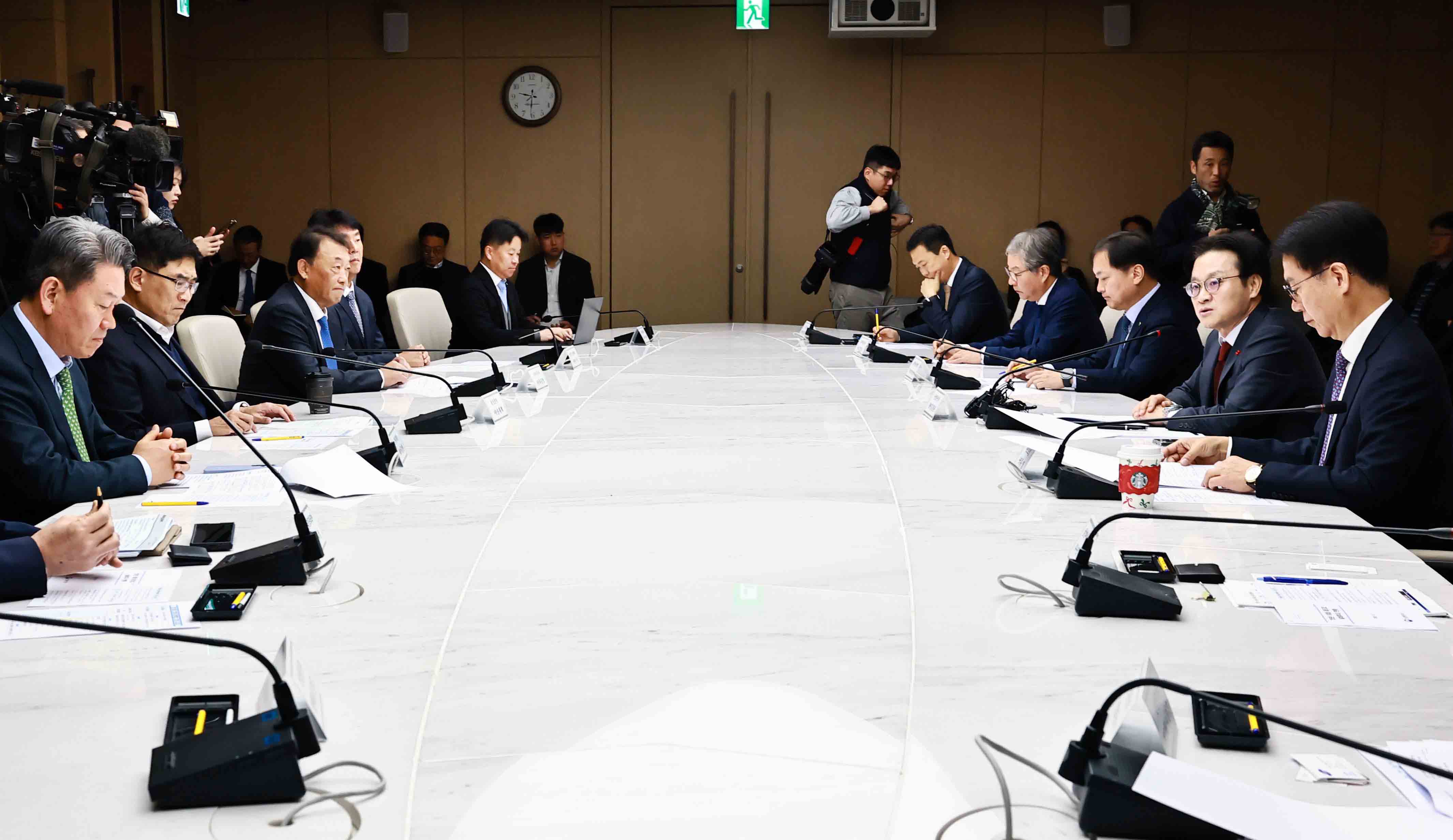 민관합동 산업투자전략회의 개최 5