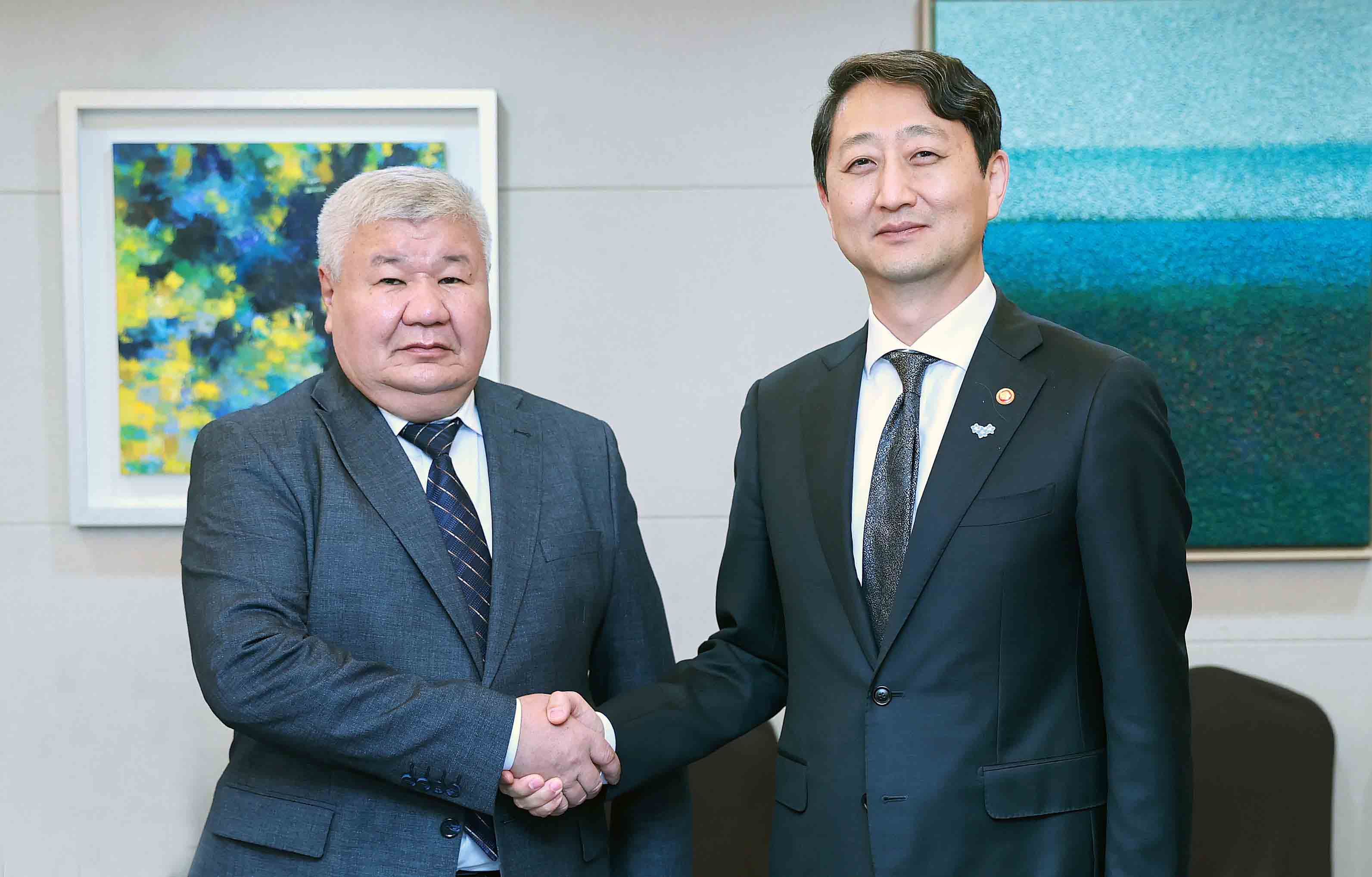 키르기스스탄 에너지부 장관 1
