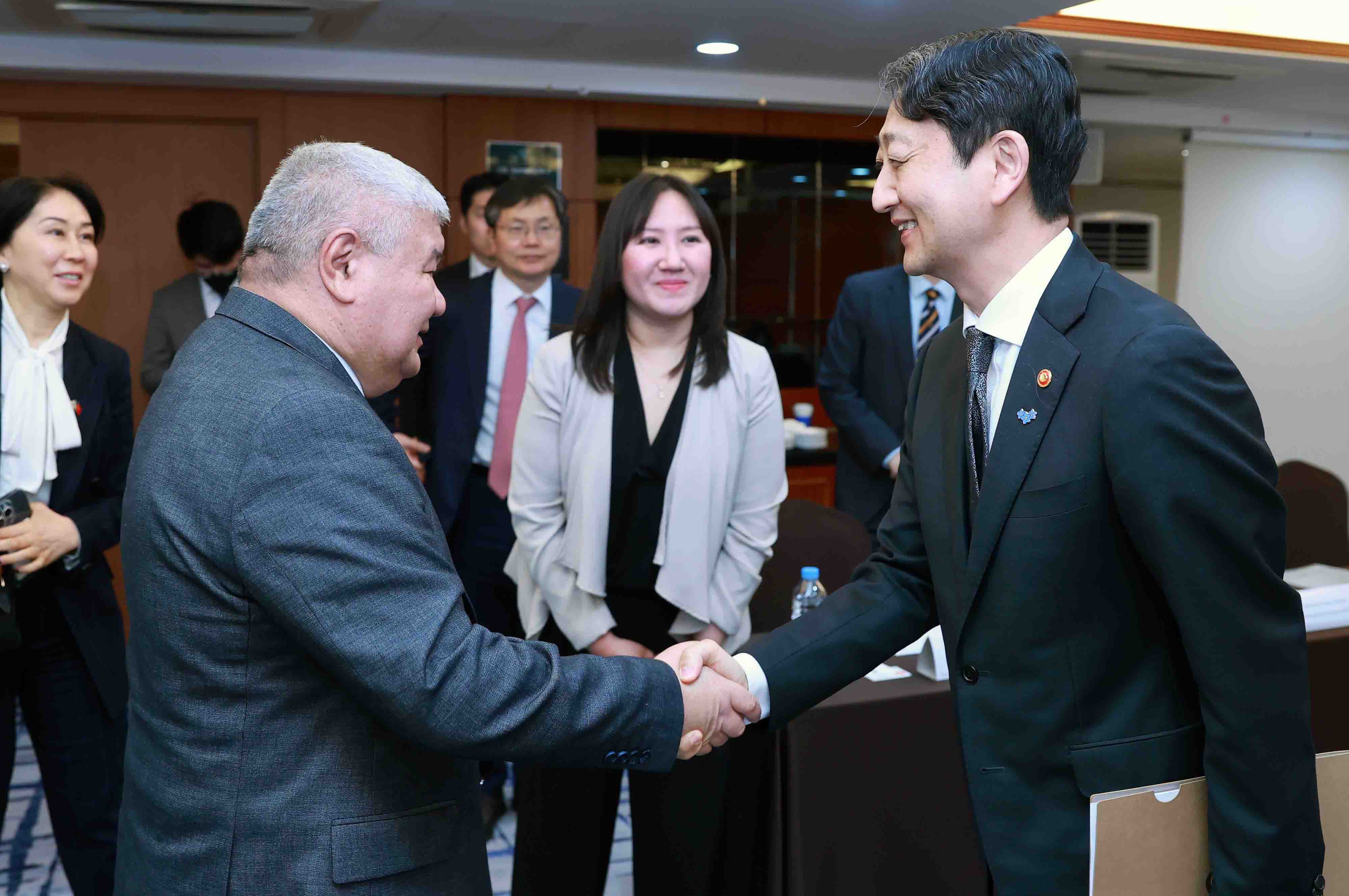 키르기스스탄 에너지부 장관 5