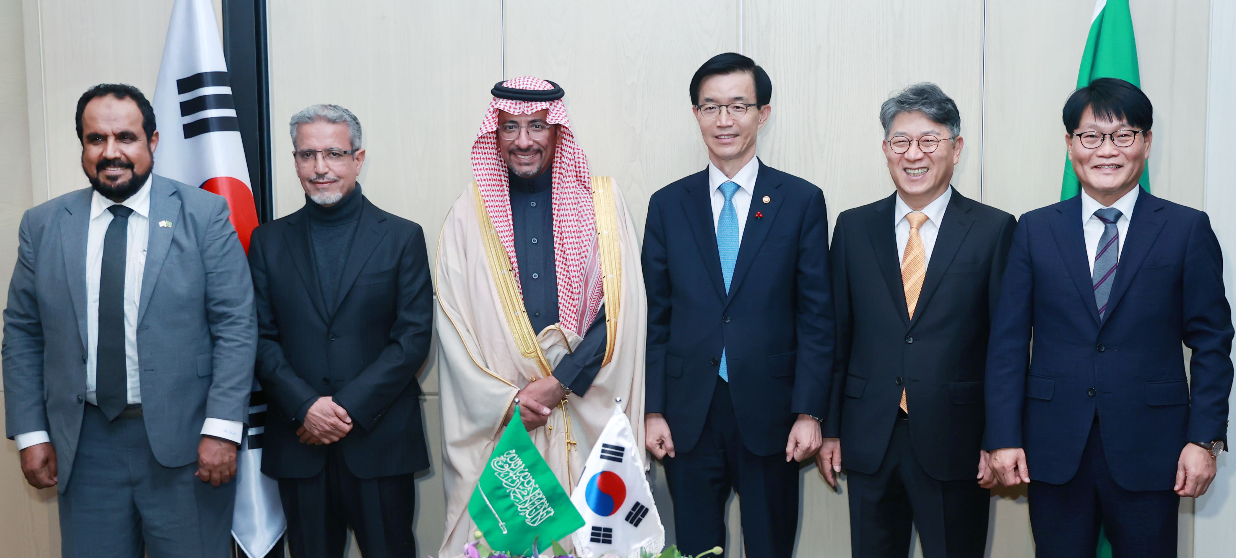 전기차 신규 생산 협력 MOU 및 바이오 생산부지  할당 계약 체결식 3