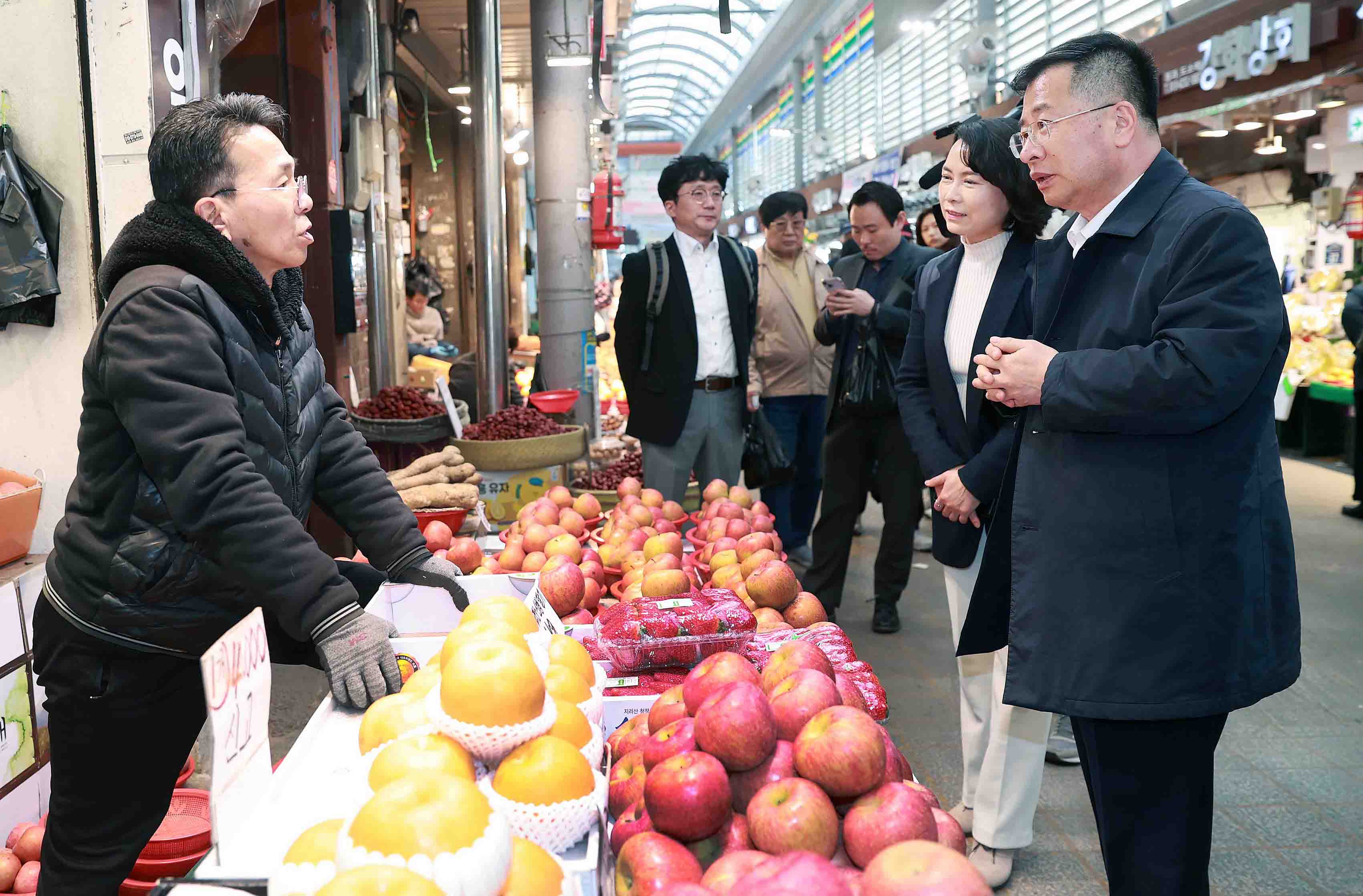 대형마트 휴일영업에 따른 전통시장 물가 동향 현장점검 1