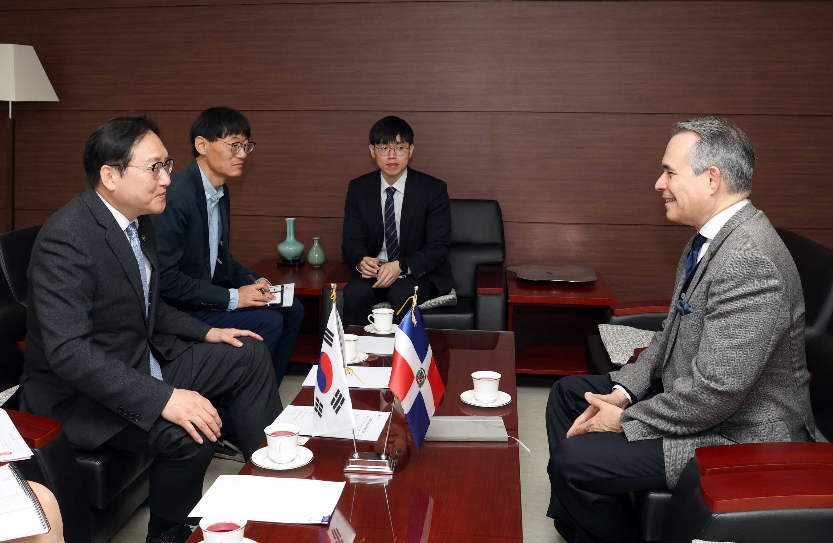 주한 도미니카공화국 대사 면담 2