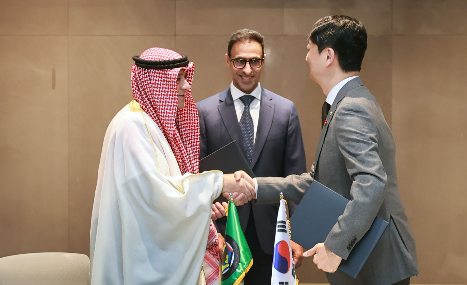 한-GCC 자유무역협정(FTA) 협상 최종 타결 공동선언문 서명식 6