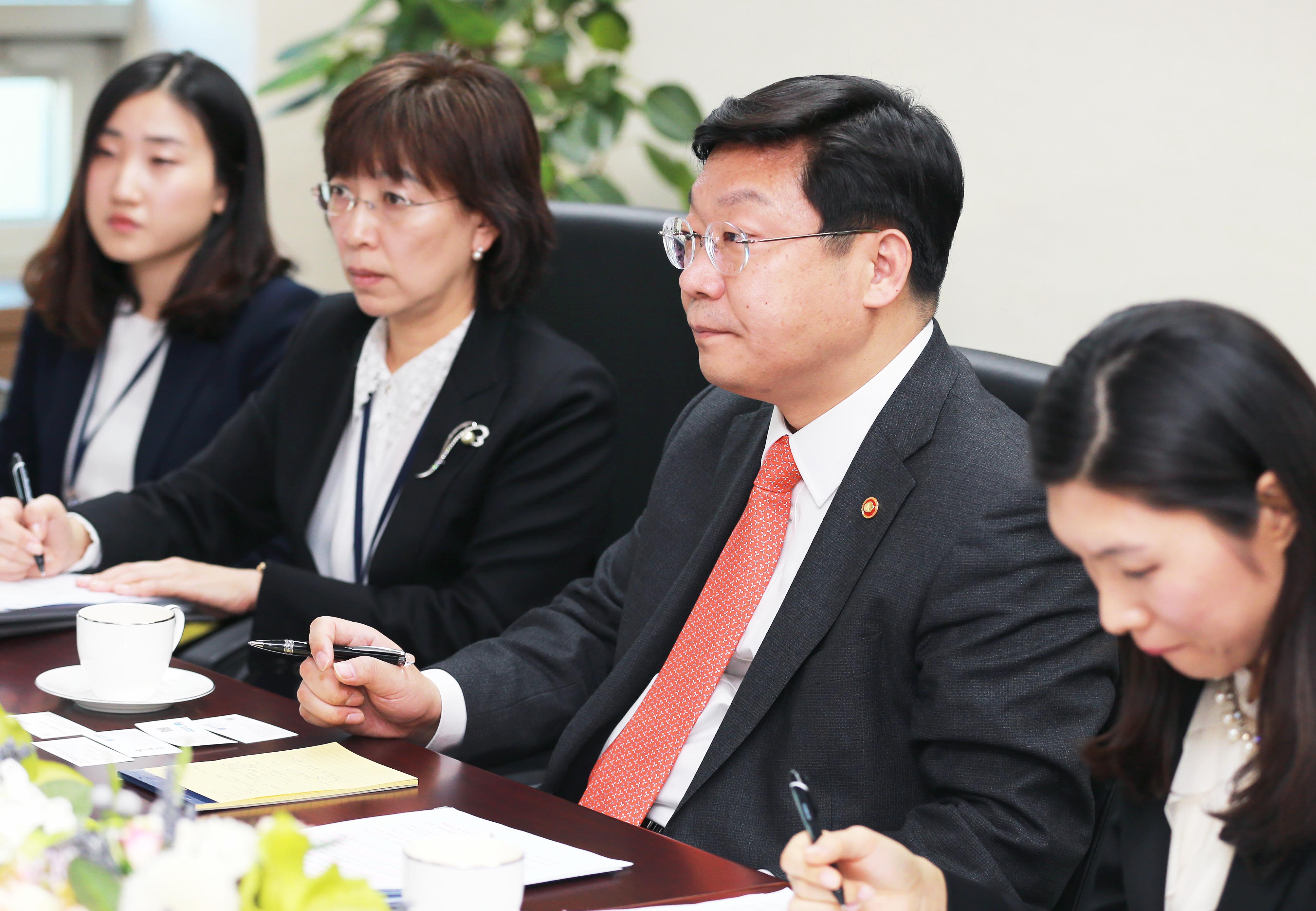 중국 쑤닝환치우그룹 회장 면담  3