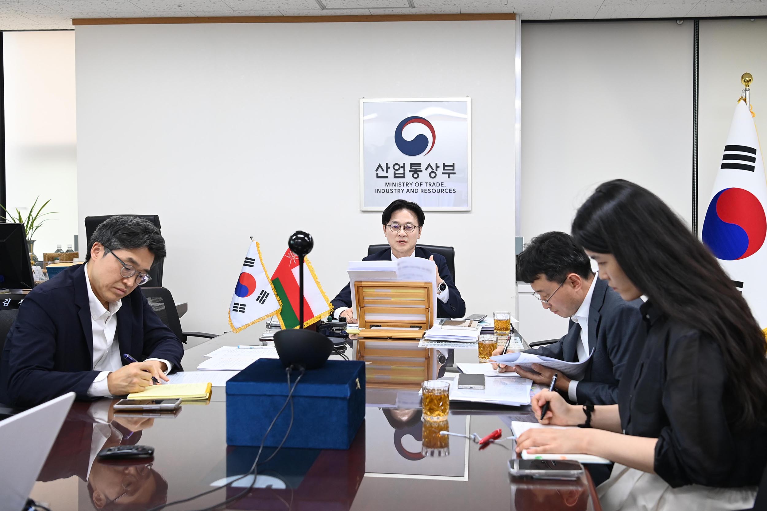 오만 경제특구자유구역청 의장 화상 면담 3
