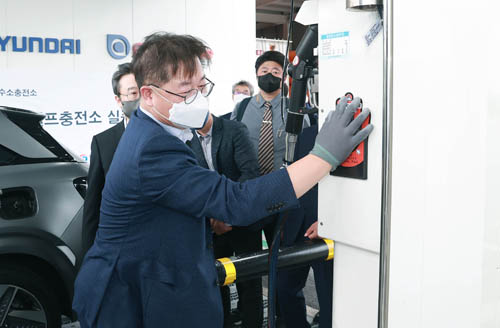 국내최초 셀프 수소충전소 현장방문 1