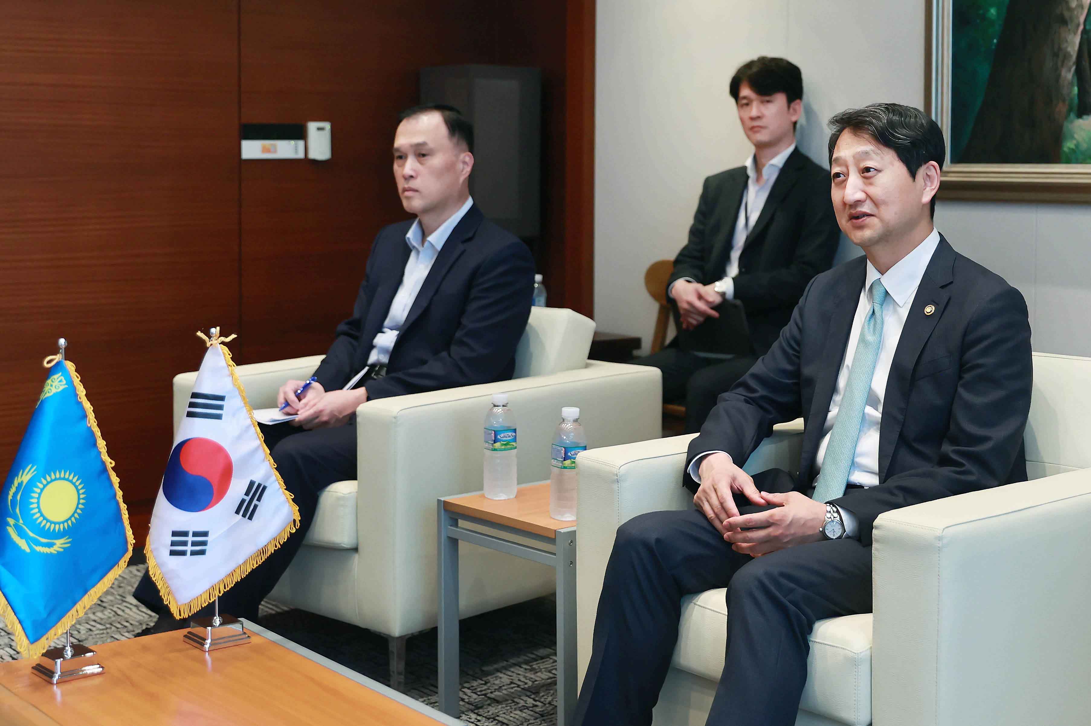 카자흐스탄 주한대사 면담 3