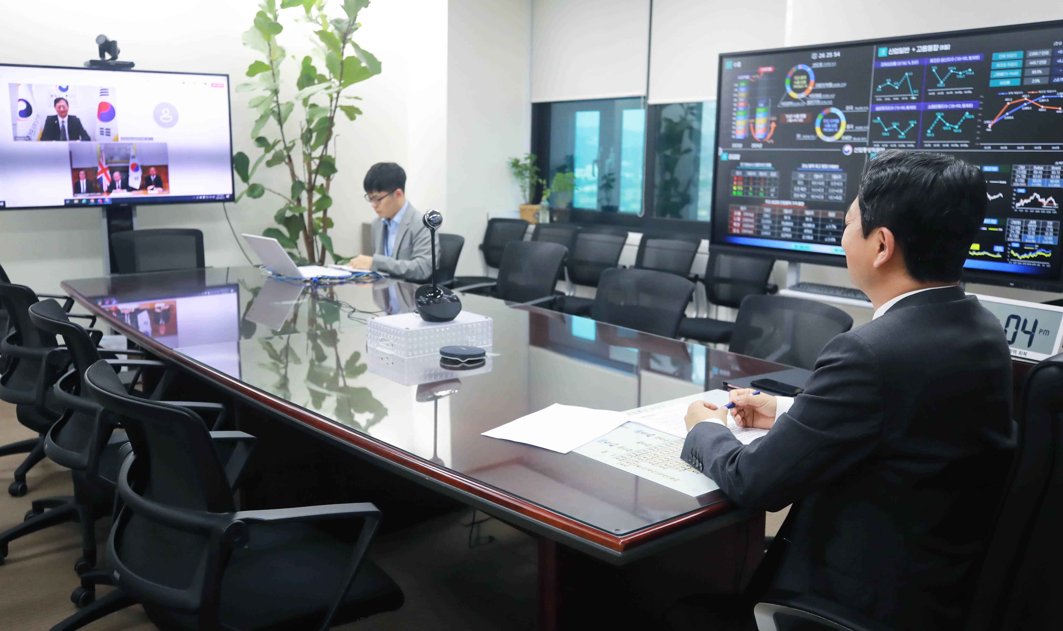 영국 기업통상부 장관 면담 4