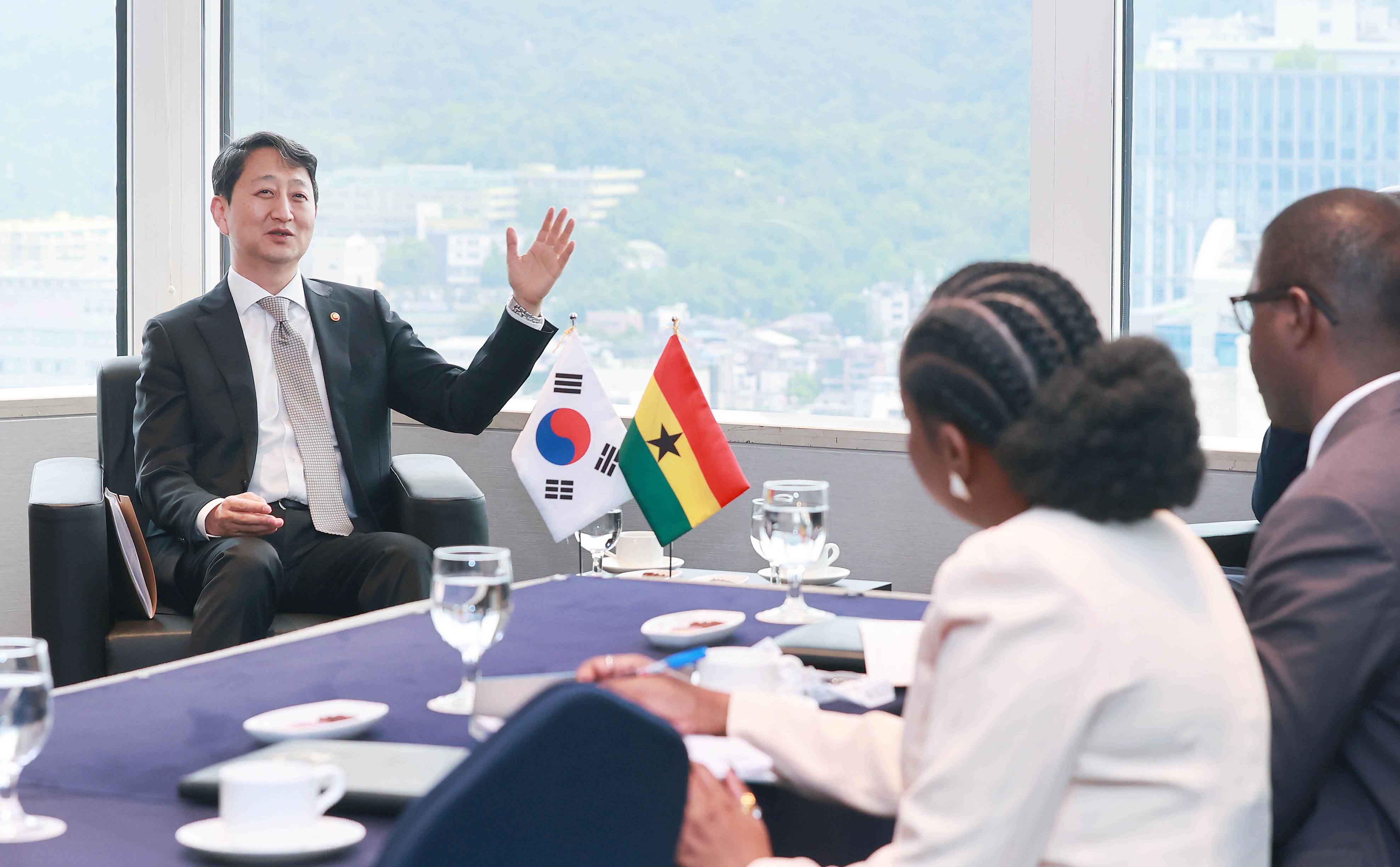 가나 통상산업부 장관 면담 4