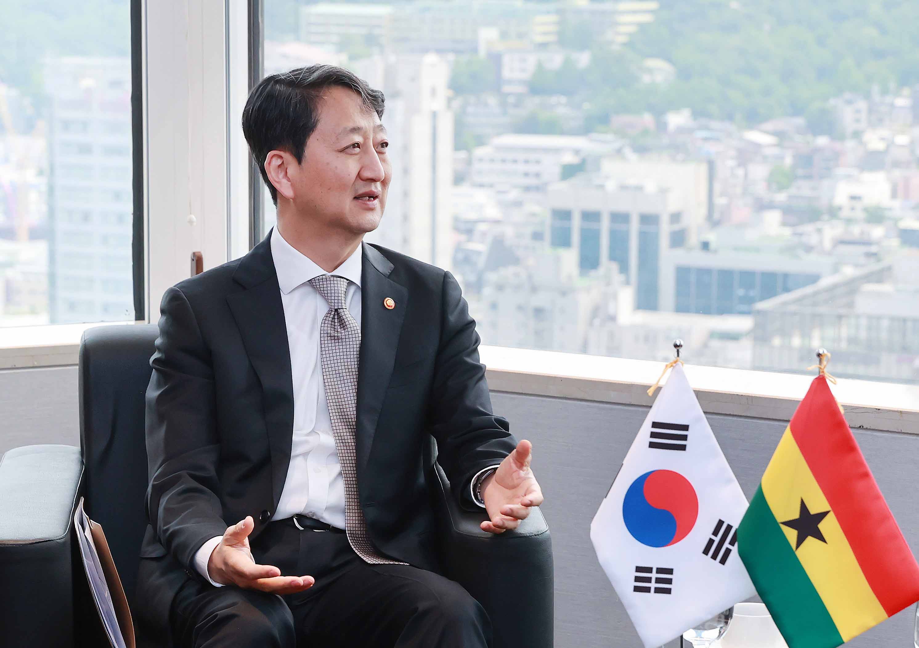 가나 통상산업부 장관 면담 3