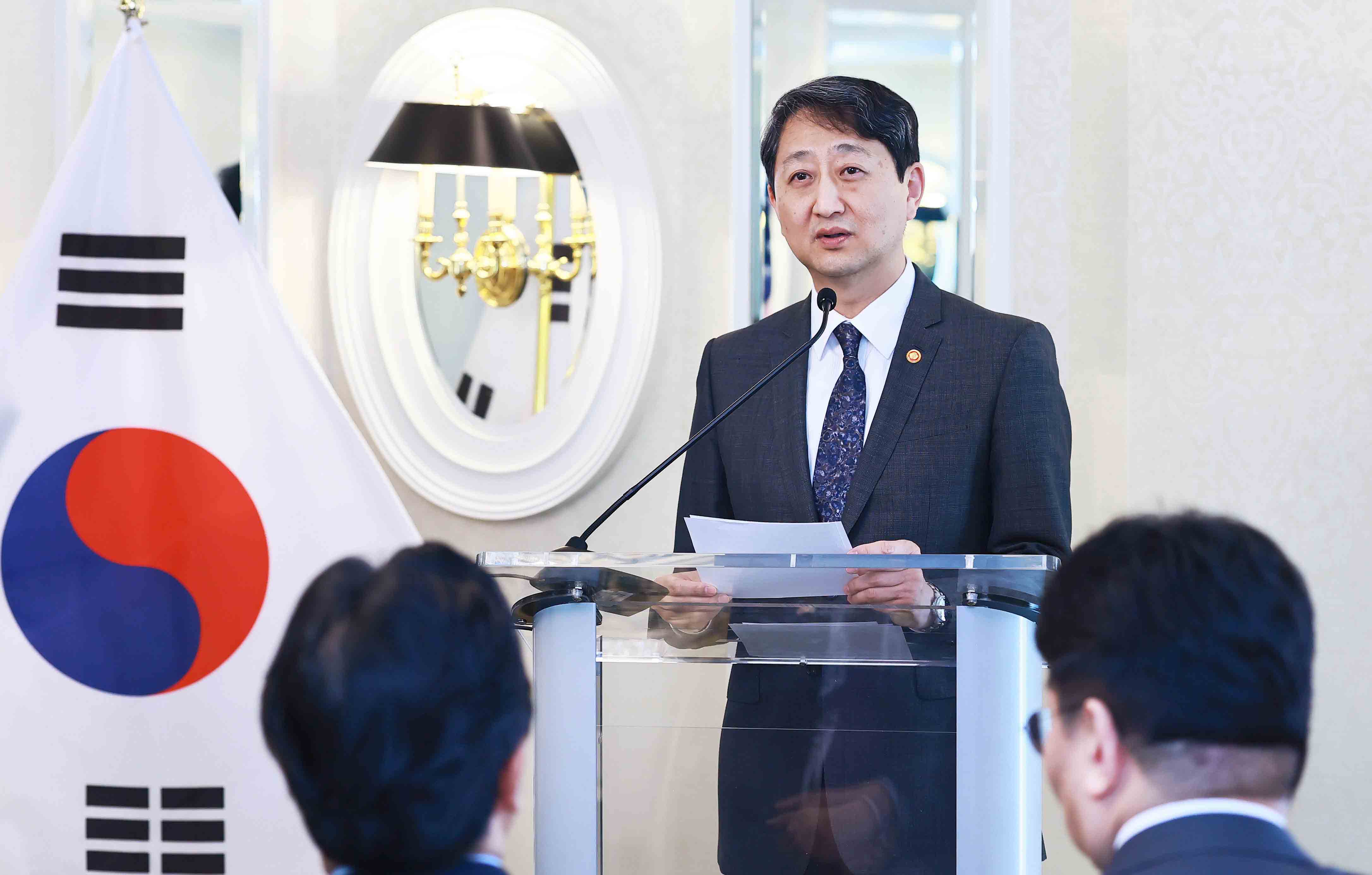 대한항공-보잉·GE에어로스페이스 간 협력강화를 위한 서명식 3