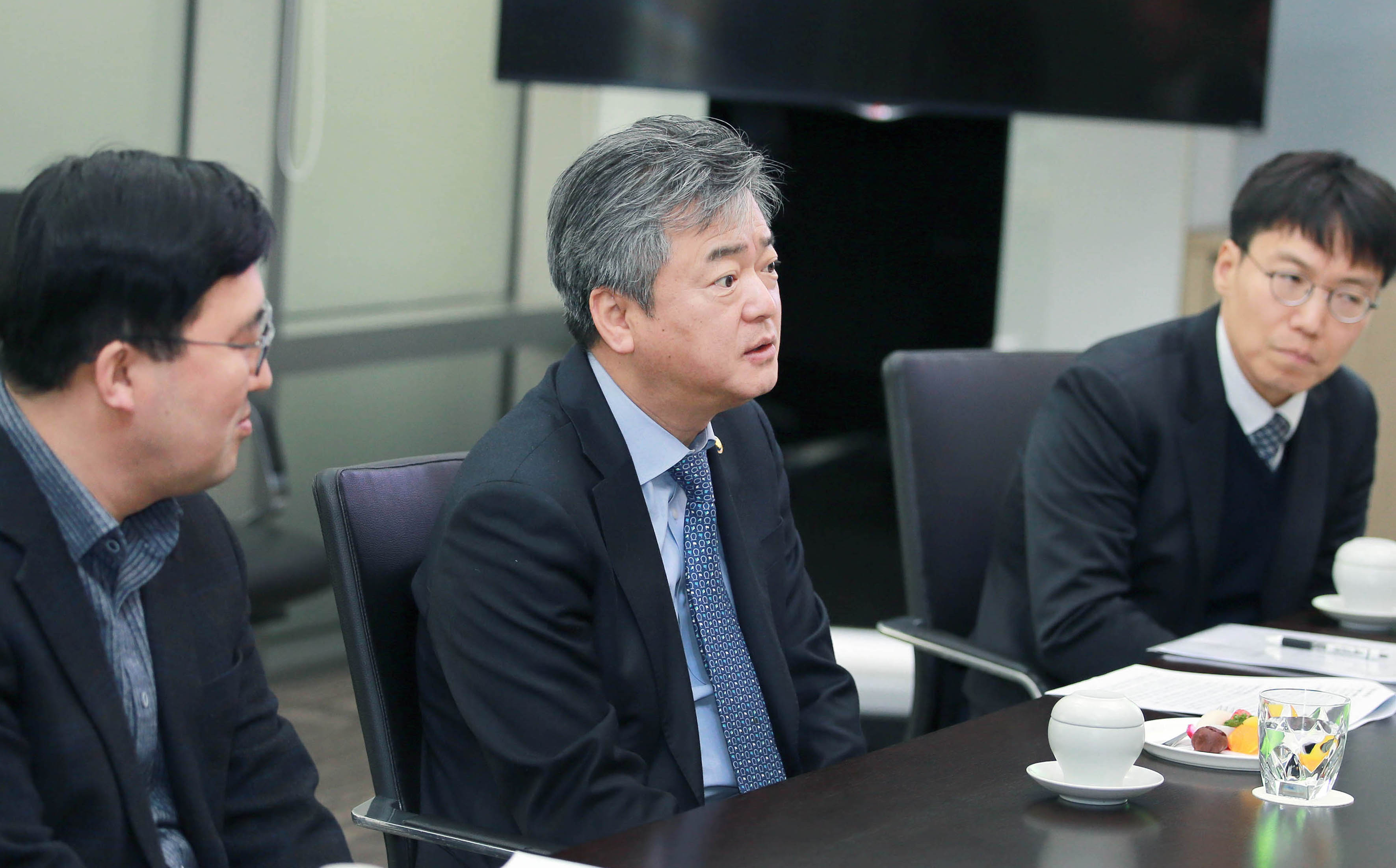 최저임금 인상 등 관련 반도체산업 현장방문 3