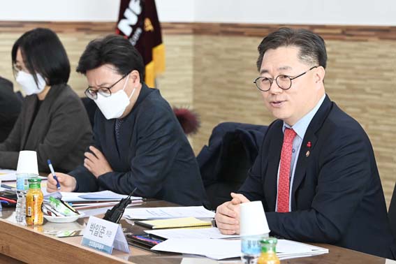 중견기업 산업 현장 간담회 1