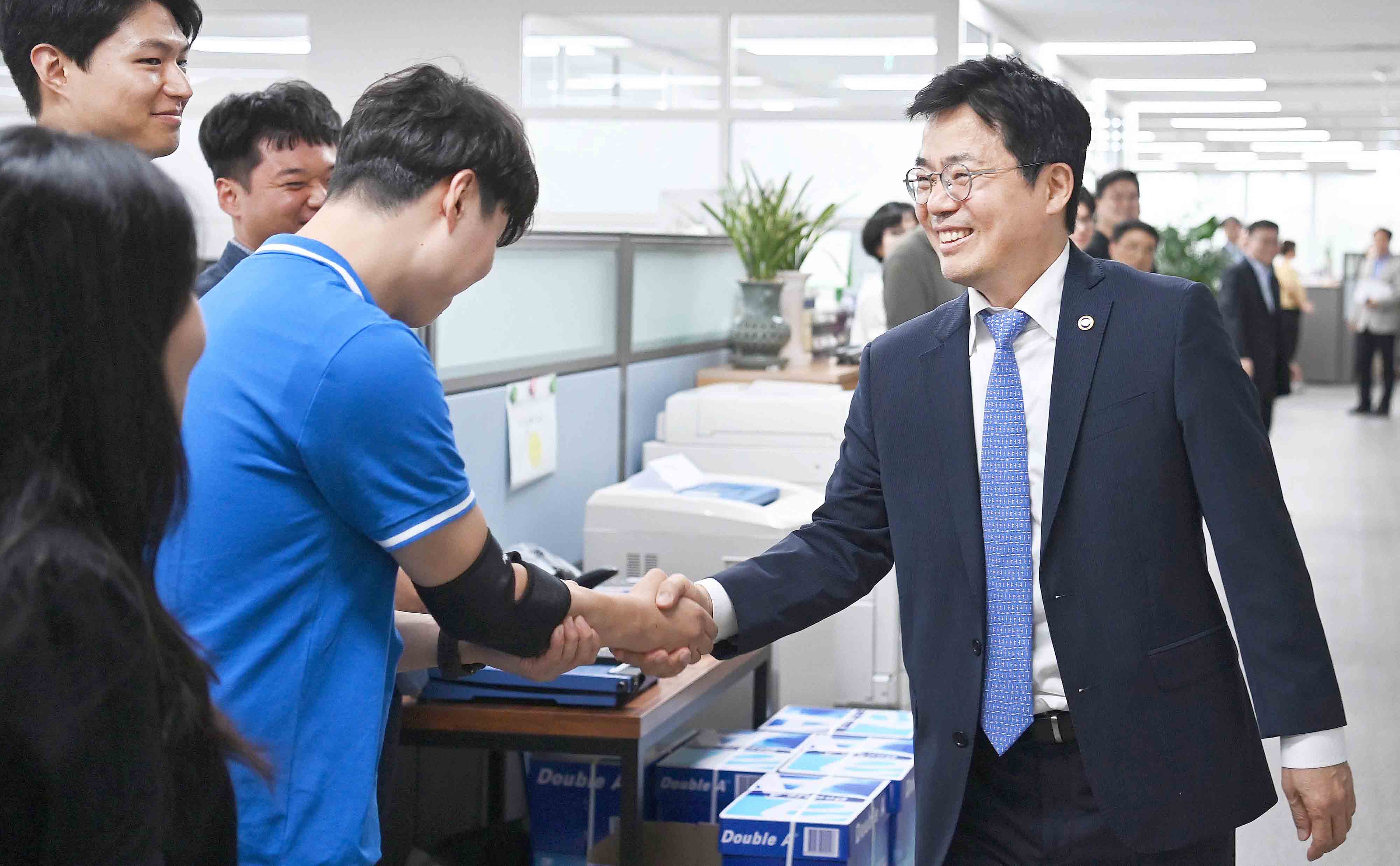 박성택 산업통상자원부 1차관 사무실 순회 2
