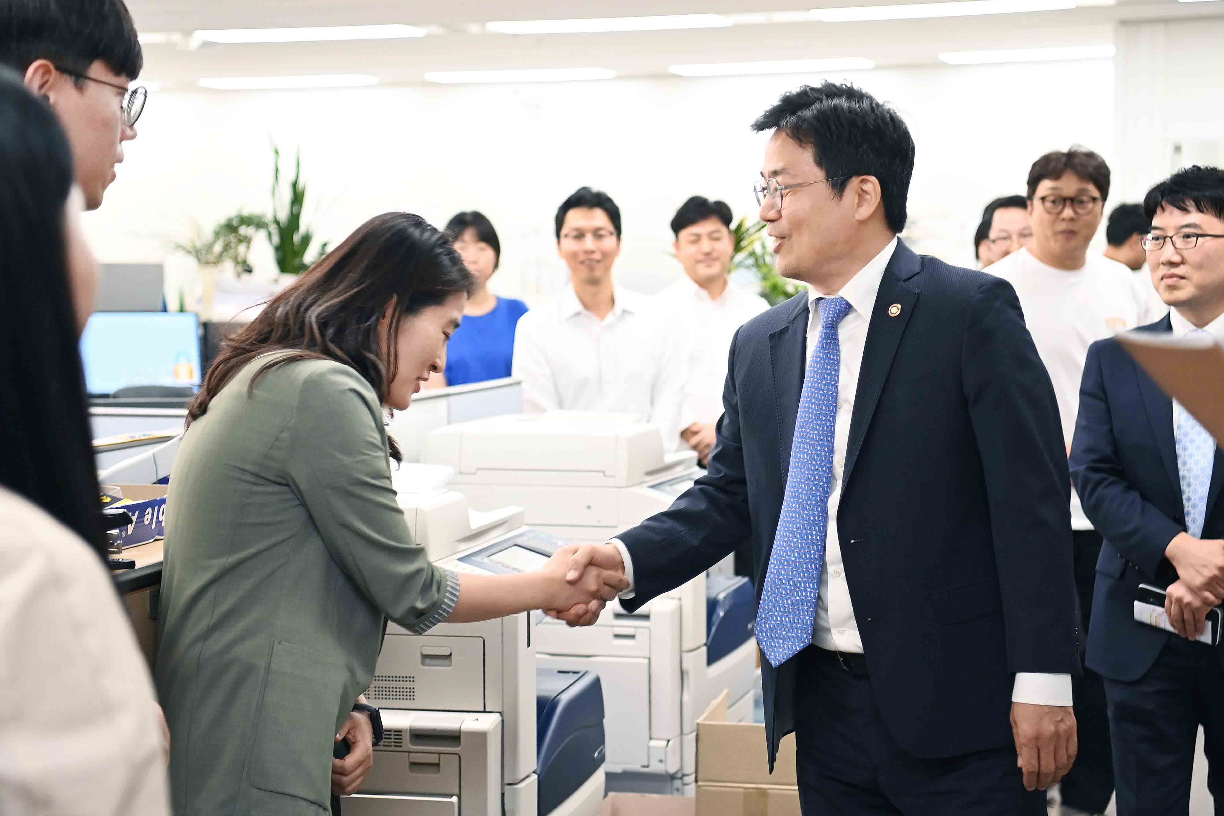 박성택 산업통상자원부 1차관 사무실 순회 5