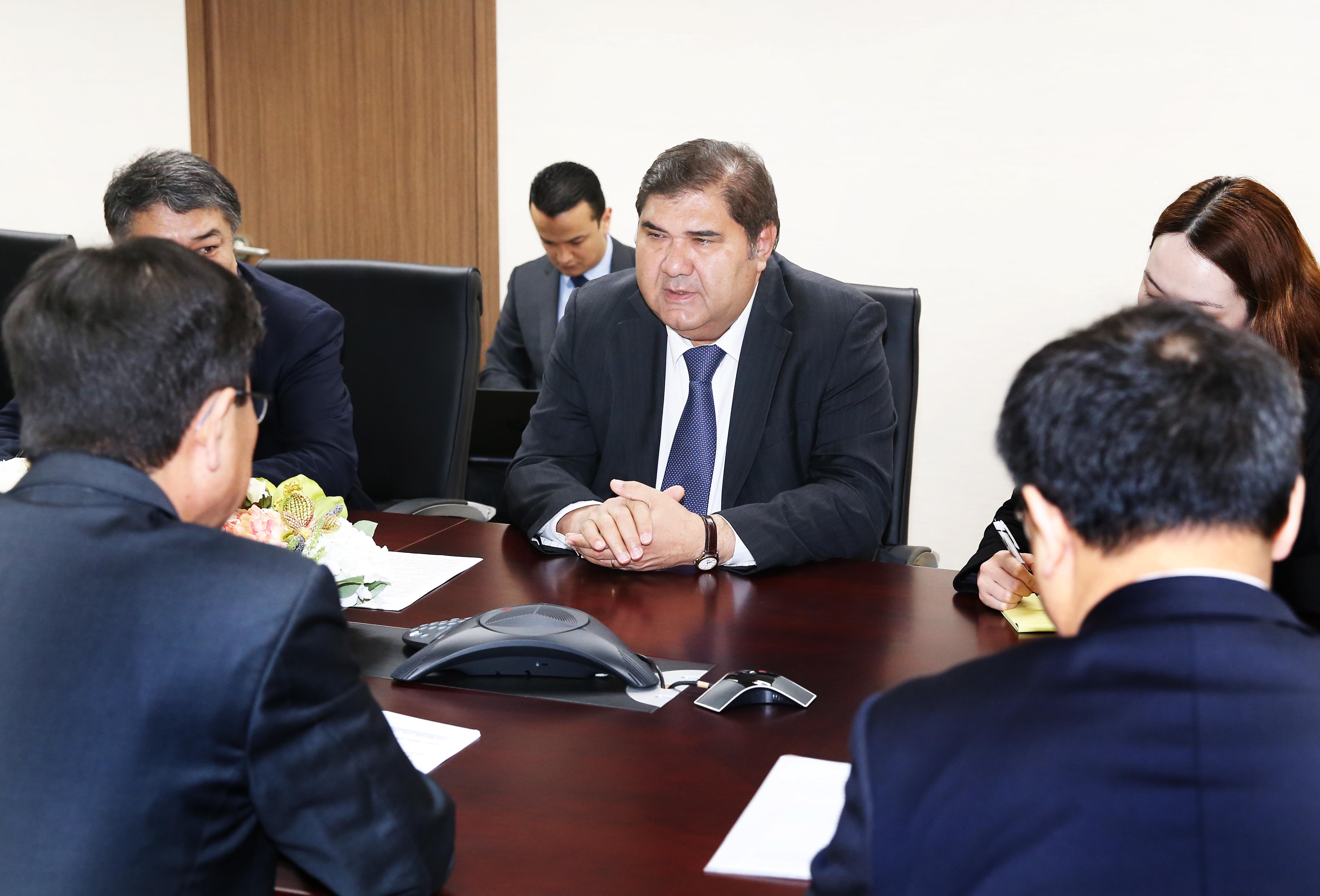 우즈베키스탄 대외경제부장관 면담 3