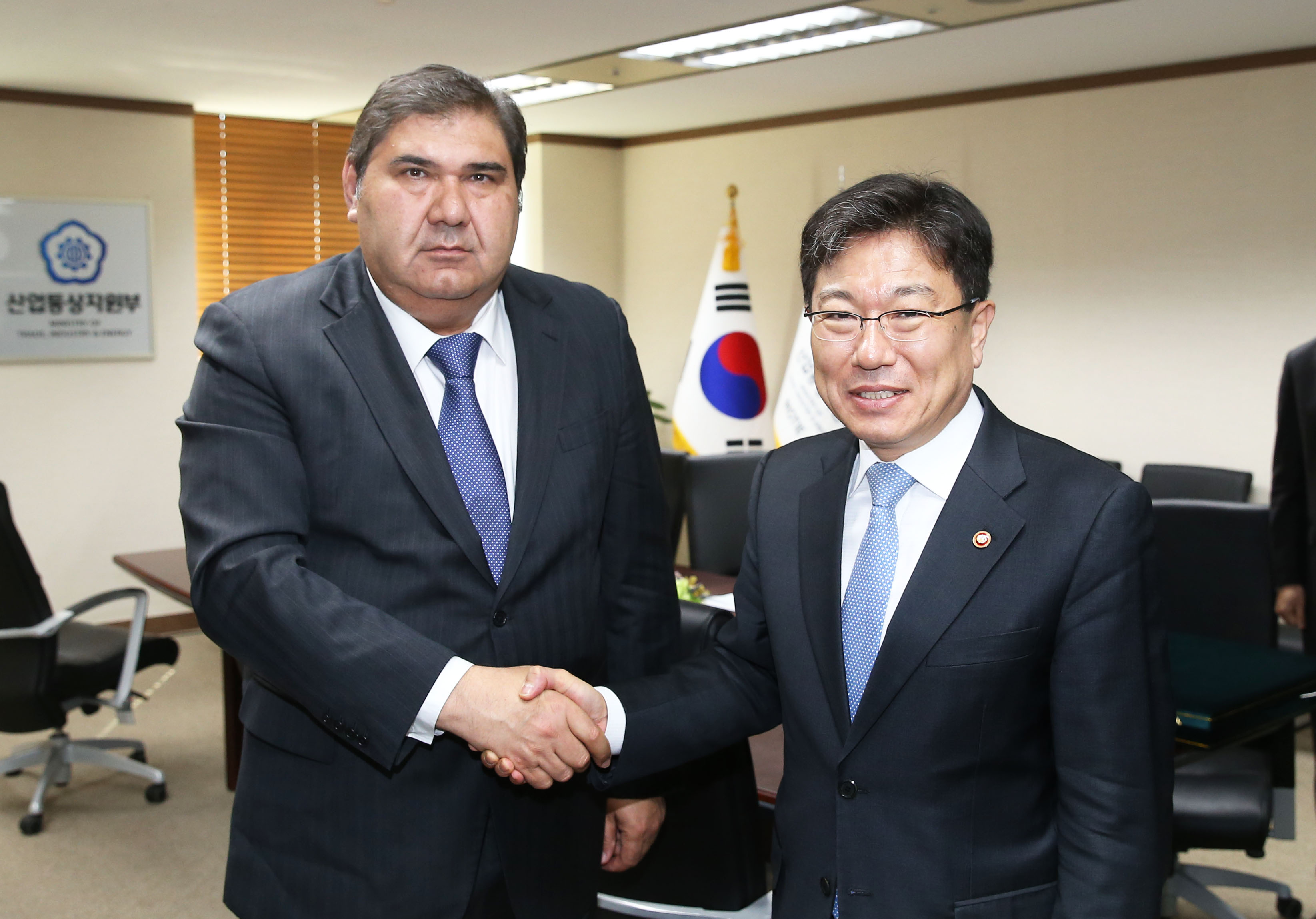우즈베키스탄 대외경제부장관 면담 1