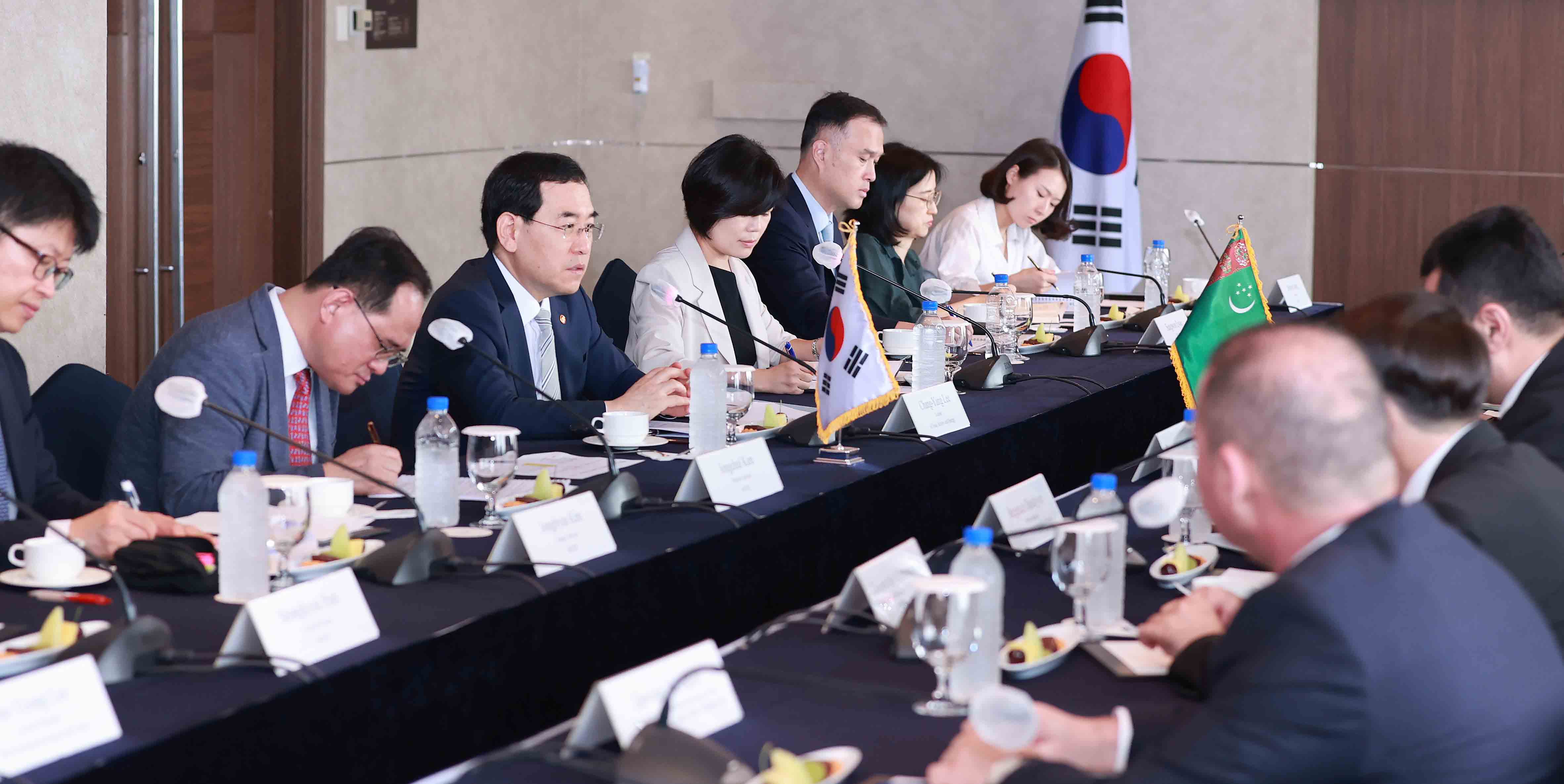 투르크메니스탄 건설·산업부총리 면담 3