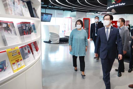 글로벌 바이오 원부자재 기업인 써모 피셔사 현장방문 1