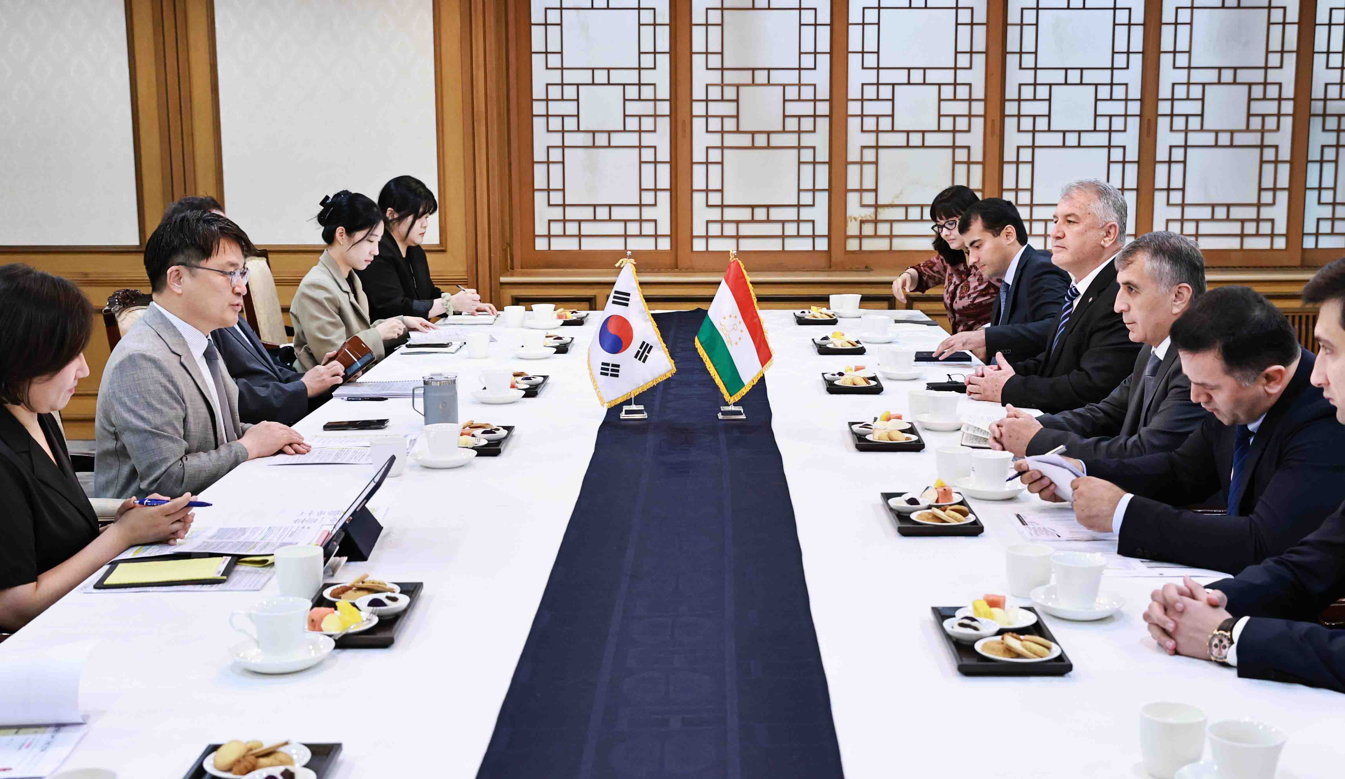 타지키스탄 산업신기술부 1차관 면담 2