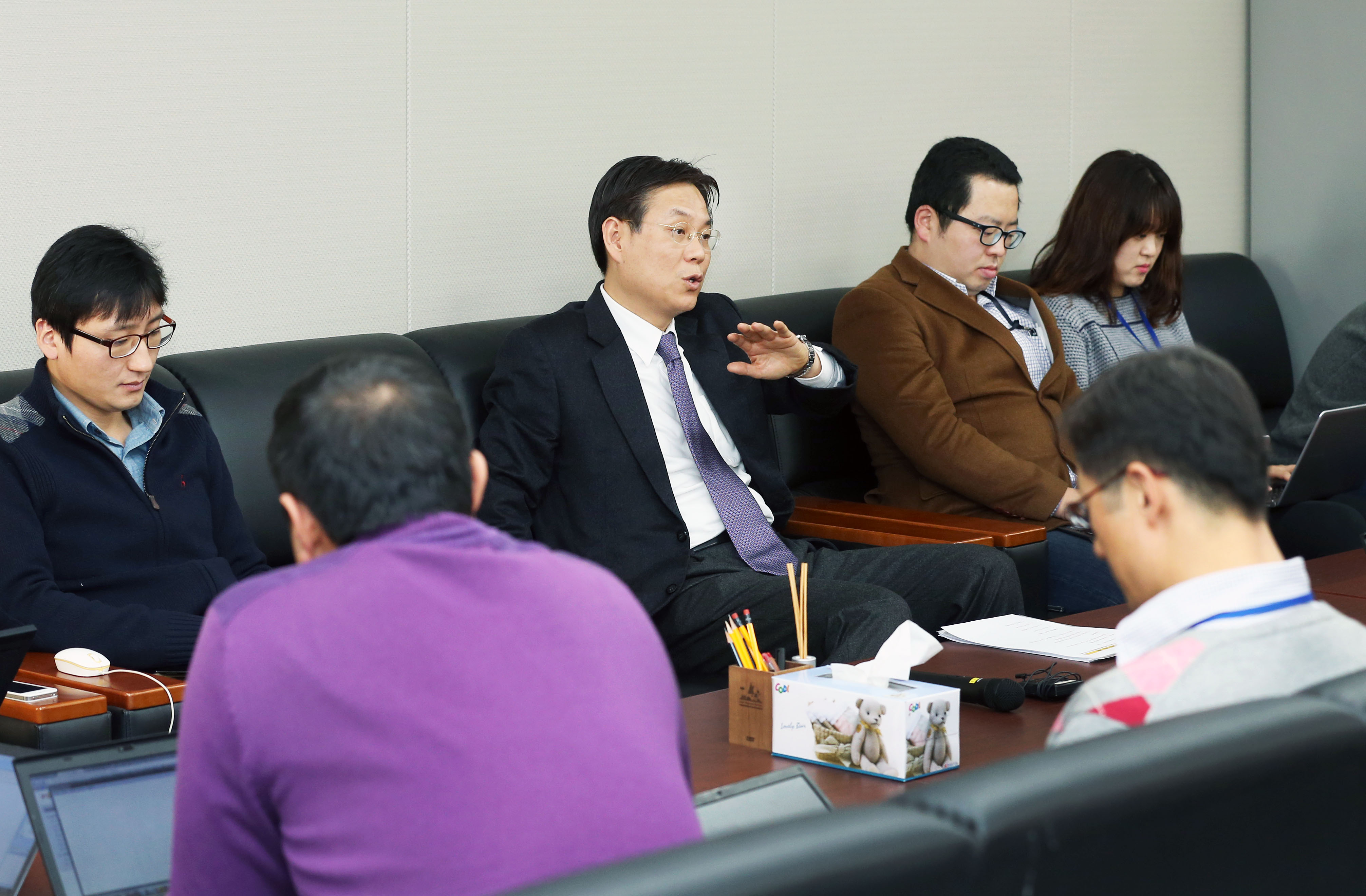산업부 주요현안 관련 브리핑 3